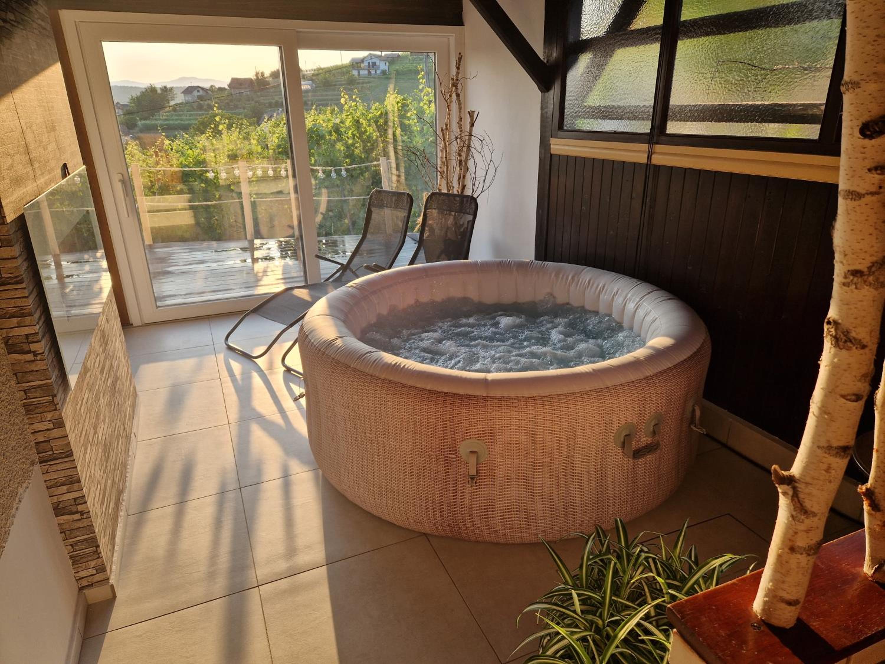 Vineyard Holidays Cottage with Jacuzzi view 2