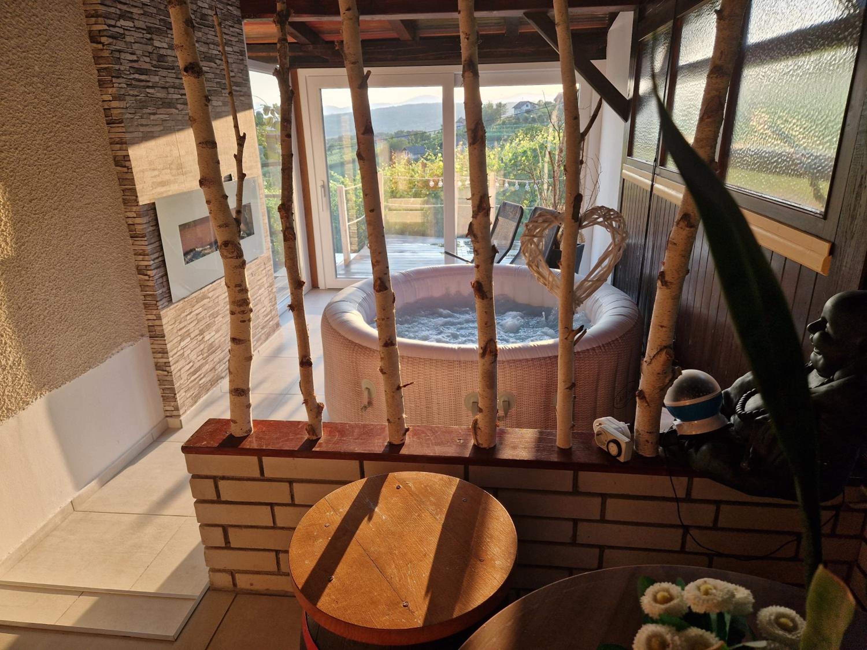 Vineyard Holidays Cottage with Jacuzzi view 3