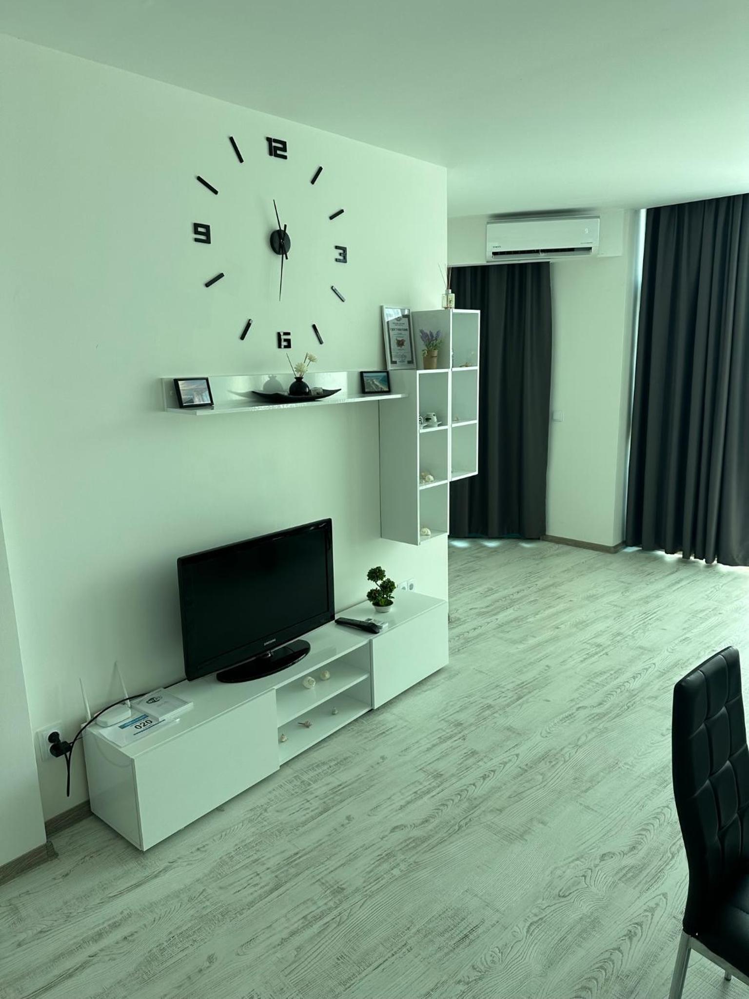 Spacious and Cozy Apartment in Del Sol Complex view 3
