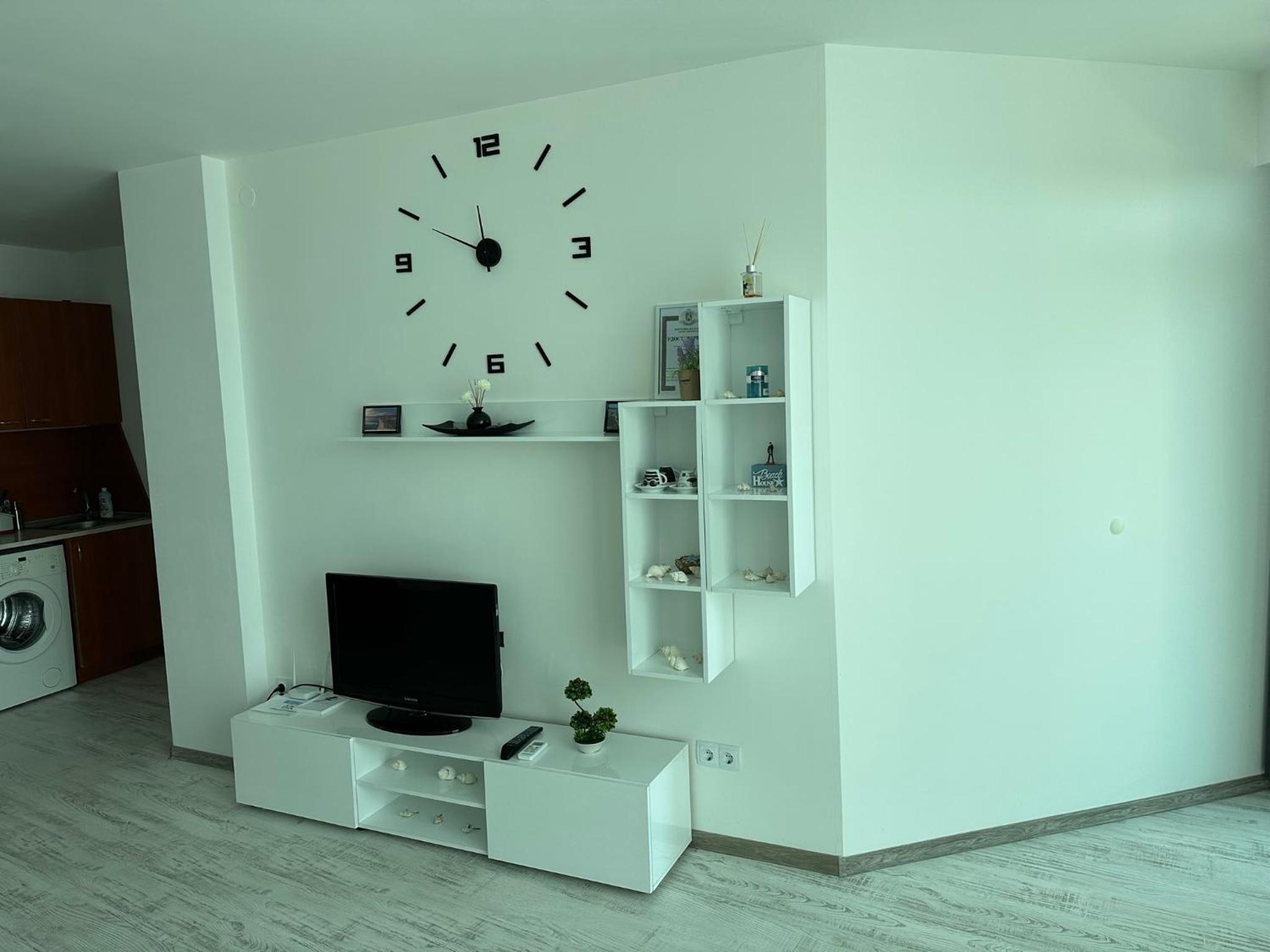 Spacious and Cozy Apartment in Del Sol Complex view 4