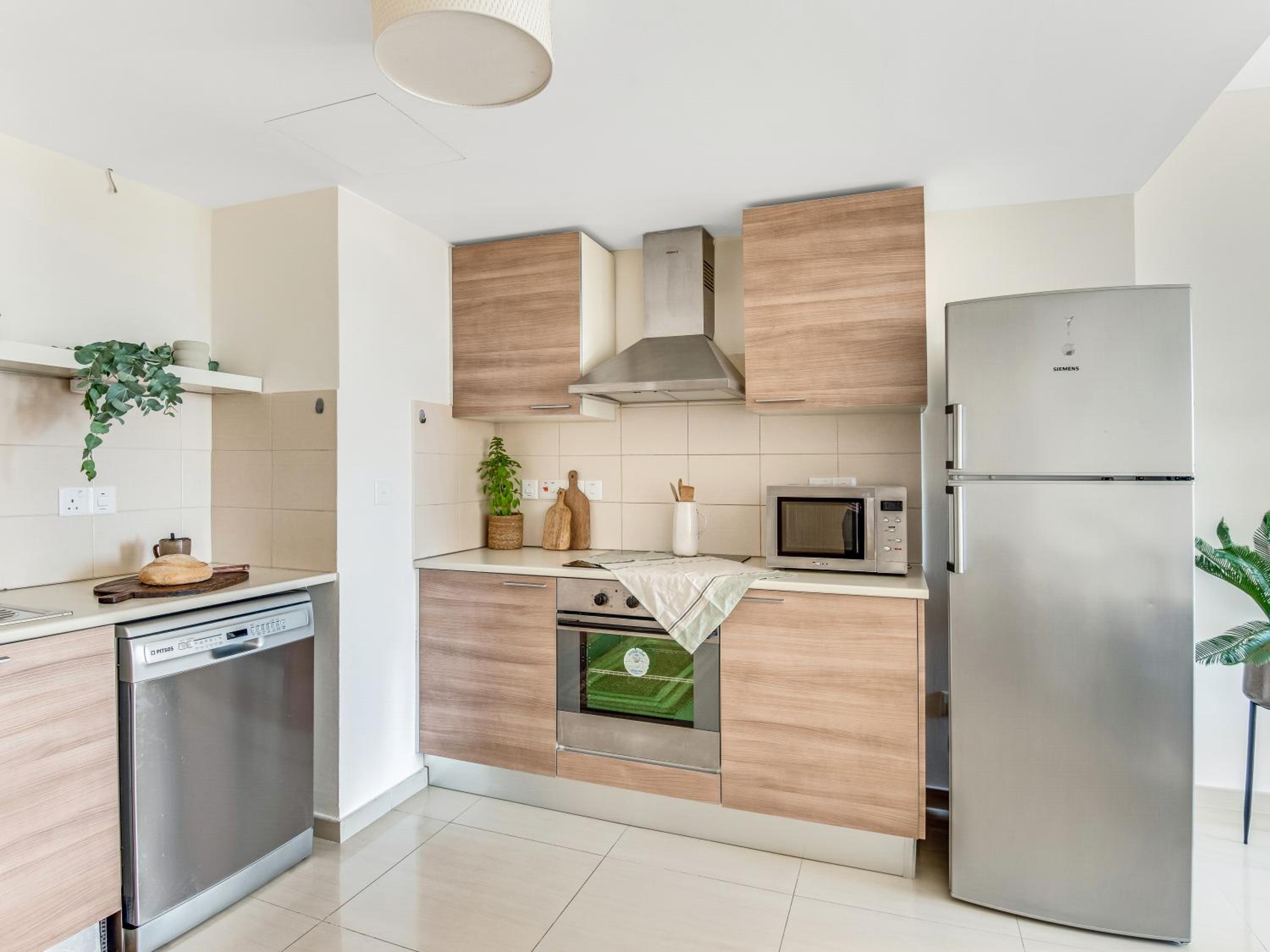 Sanders Marathon - Cute 2-Bedroom Apartment with Shared Pool
