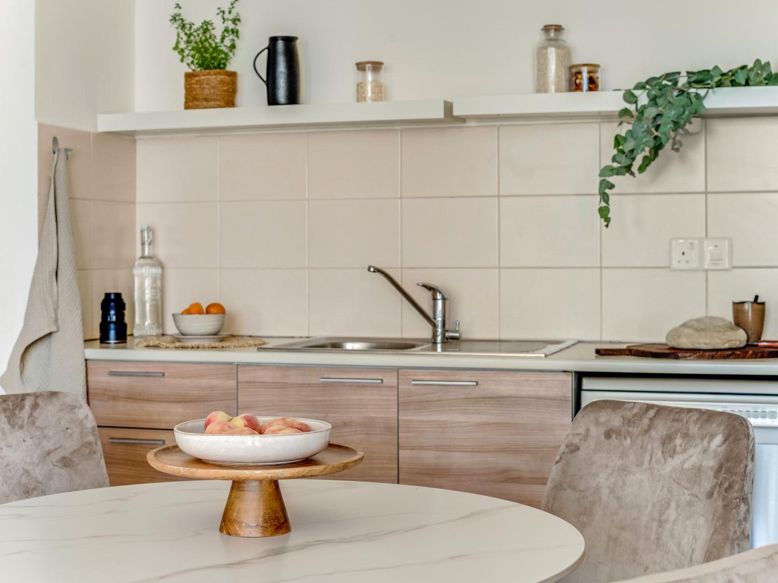 Sanders Marathon - Cute 2-Bedroom Apartment with Shared Pool