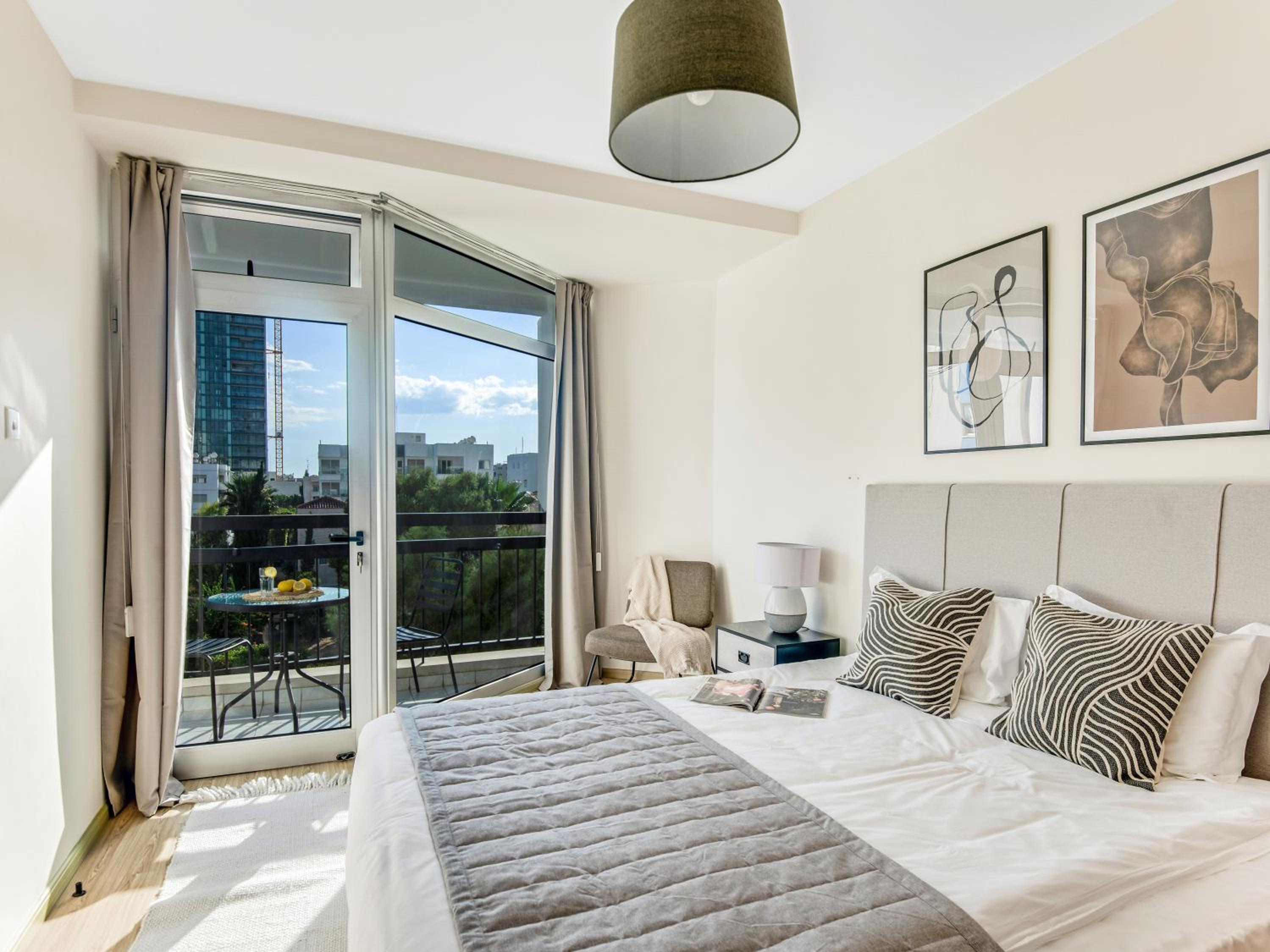 Sanders Marathon - Cute 2-Bedroom Apartment with Shared Pool