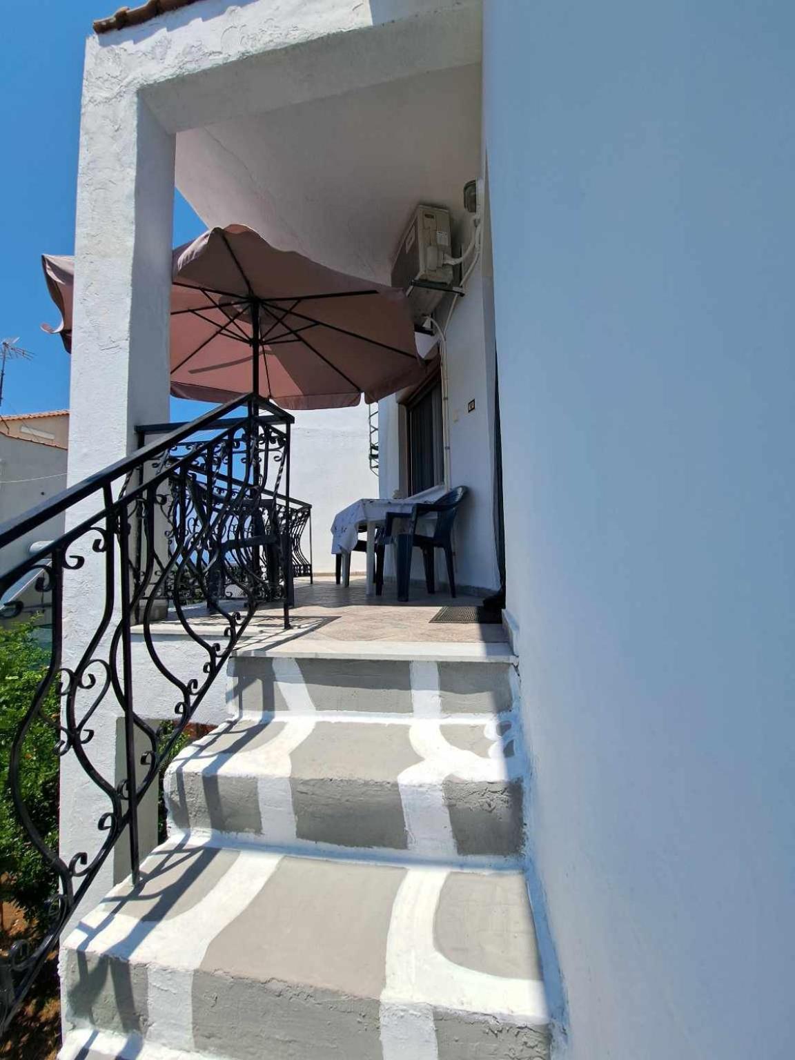 Sunday House view 5
