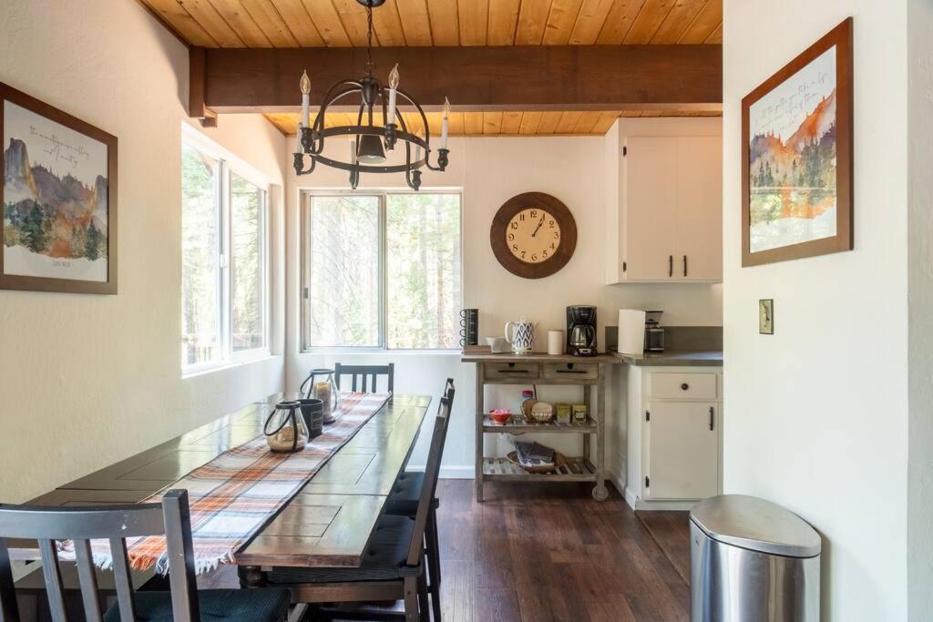 The Cedar Loft - Pet and Family Friendly - BBQ/Pool/Fire Pit