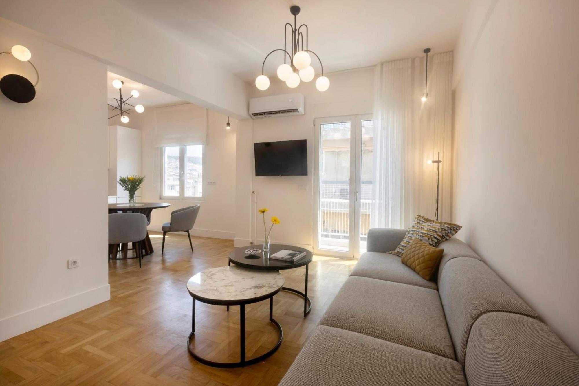 Lovely Apartment with View Next to Kallimarmaro
