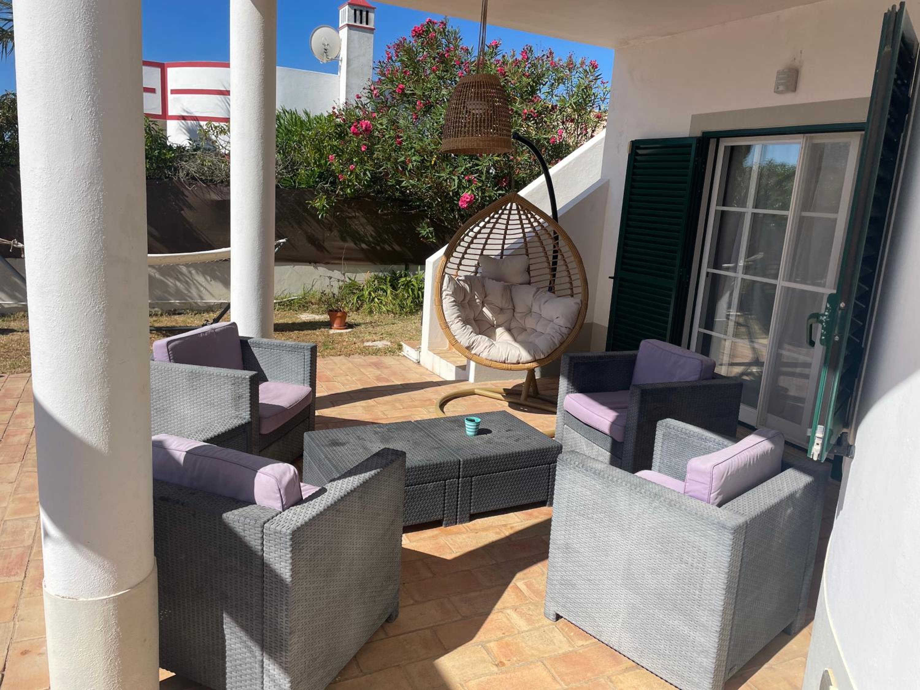 Spacious 3 bedroom villa with pool view 4