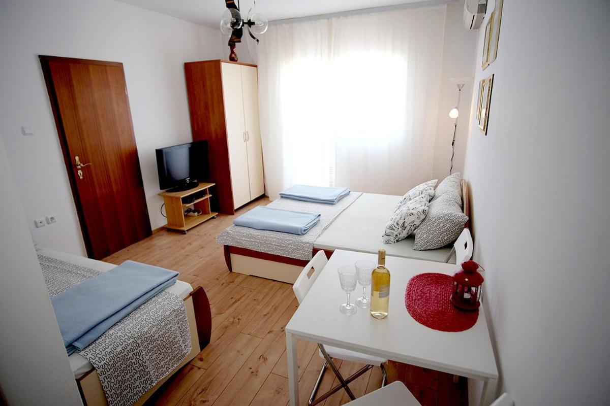 Studio Apartments Shanti view 3