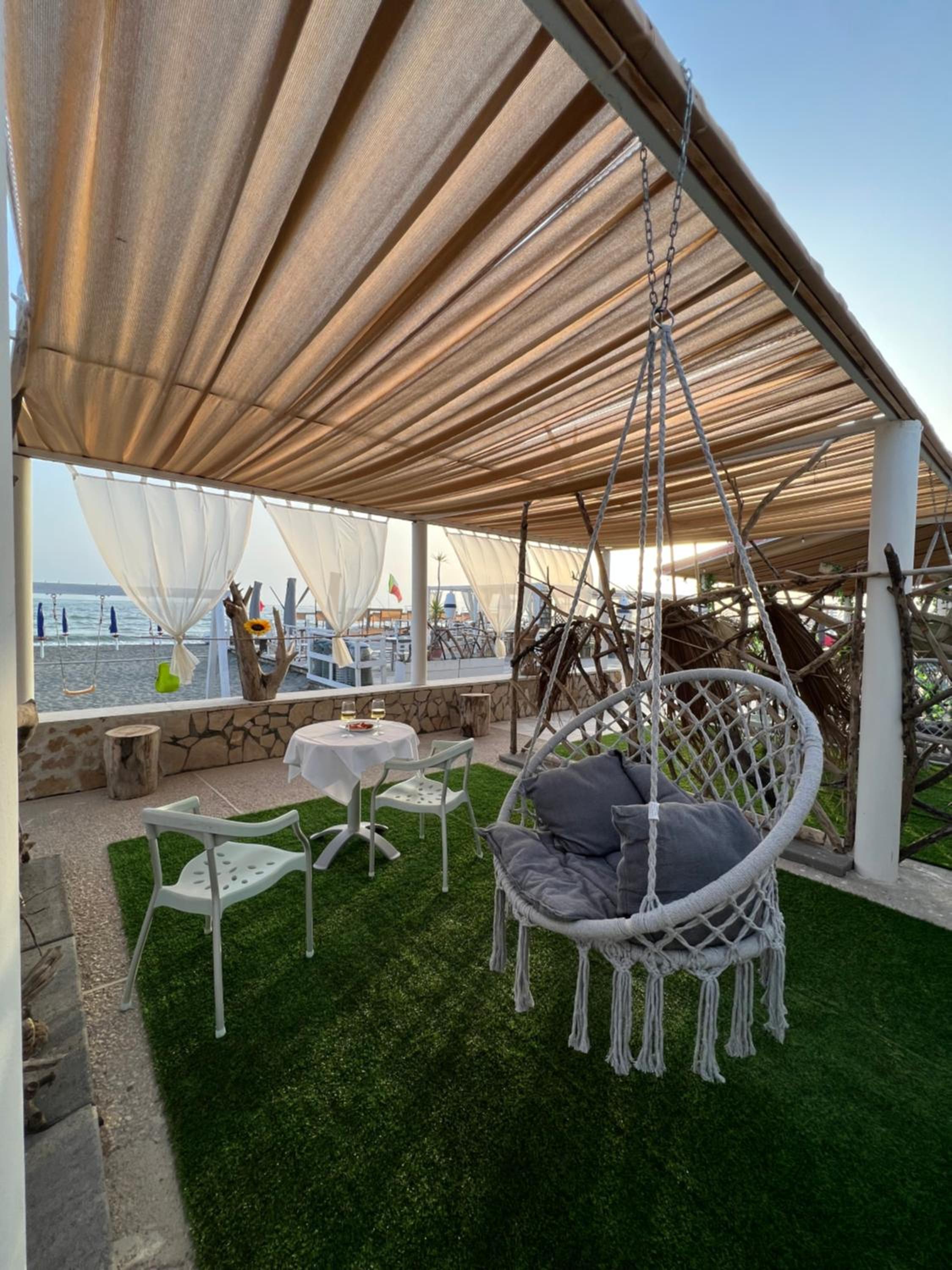 Beach Suites - by Lido Scalzone