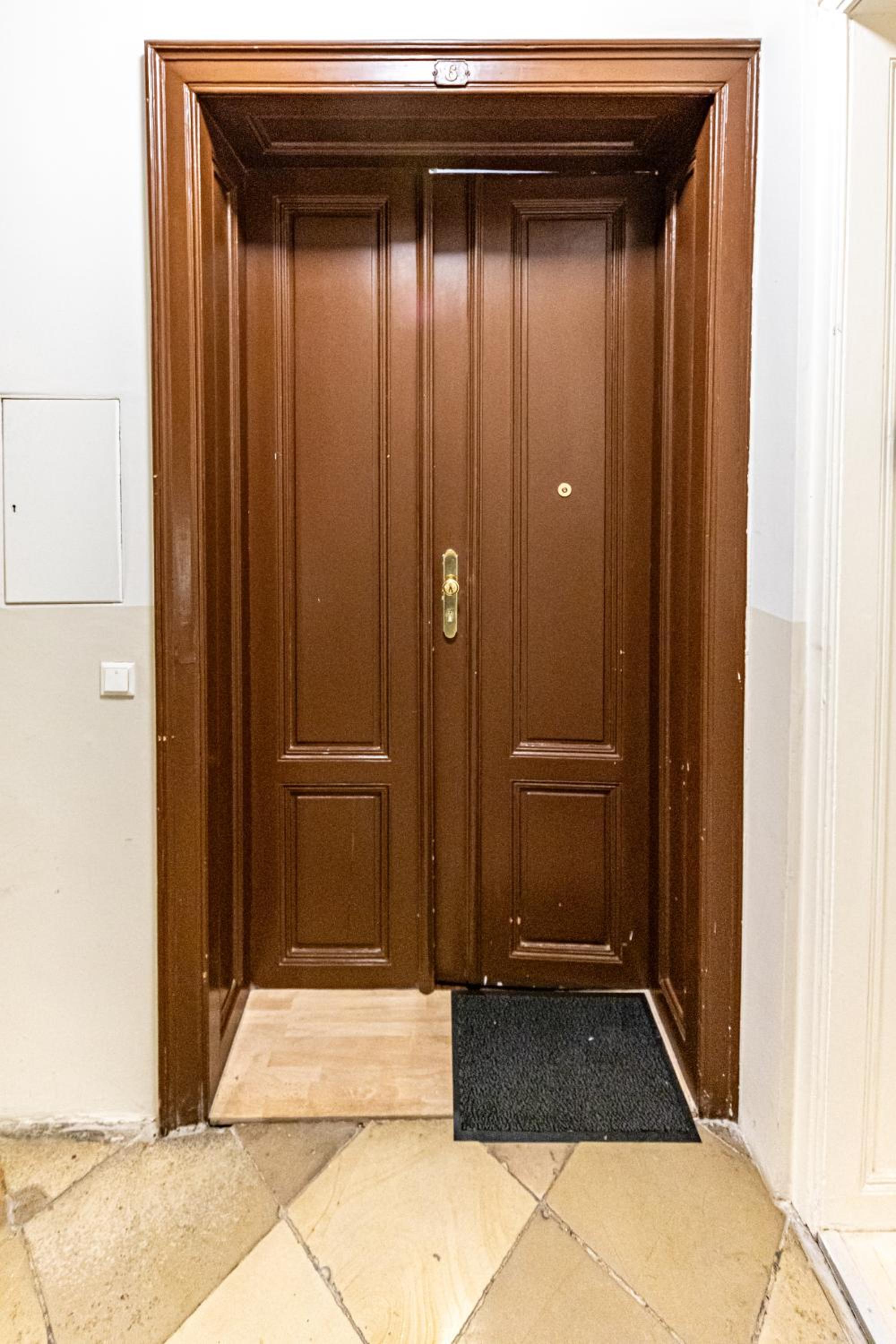 Vienna Apartment 1010