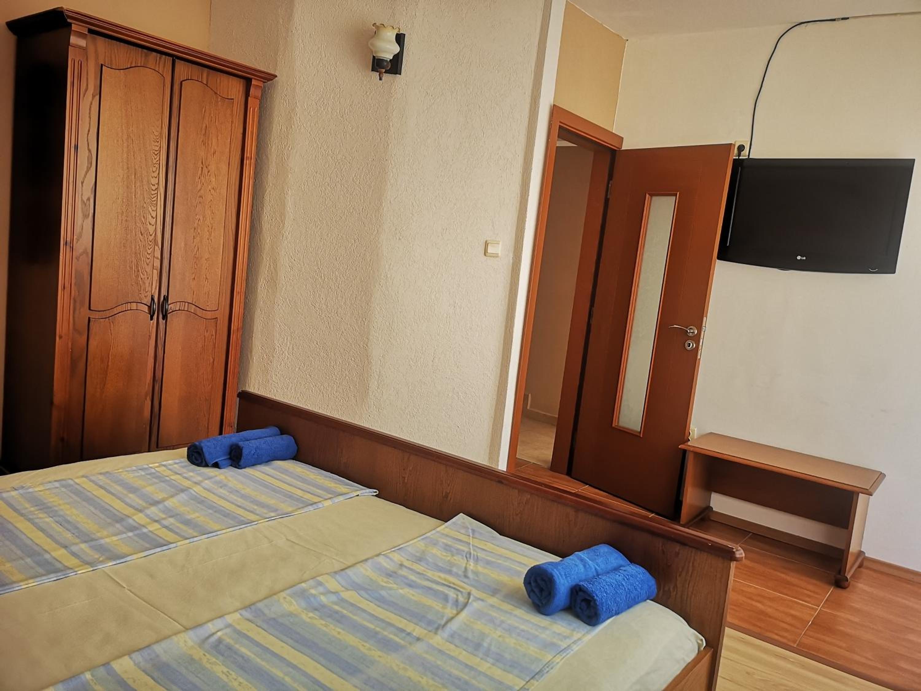 Paunovi Guest House