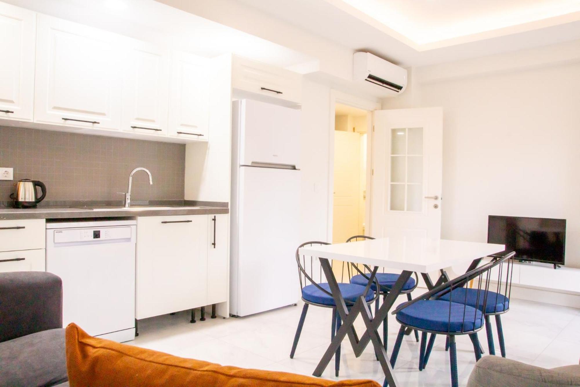 Luminous House w Garden 5 min to Beach in Milas
