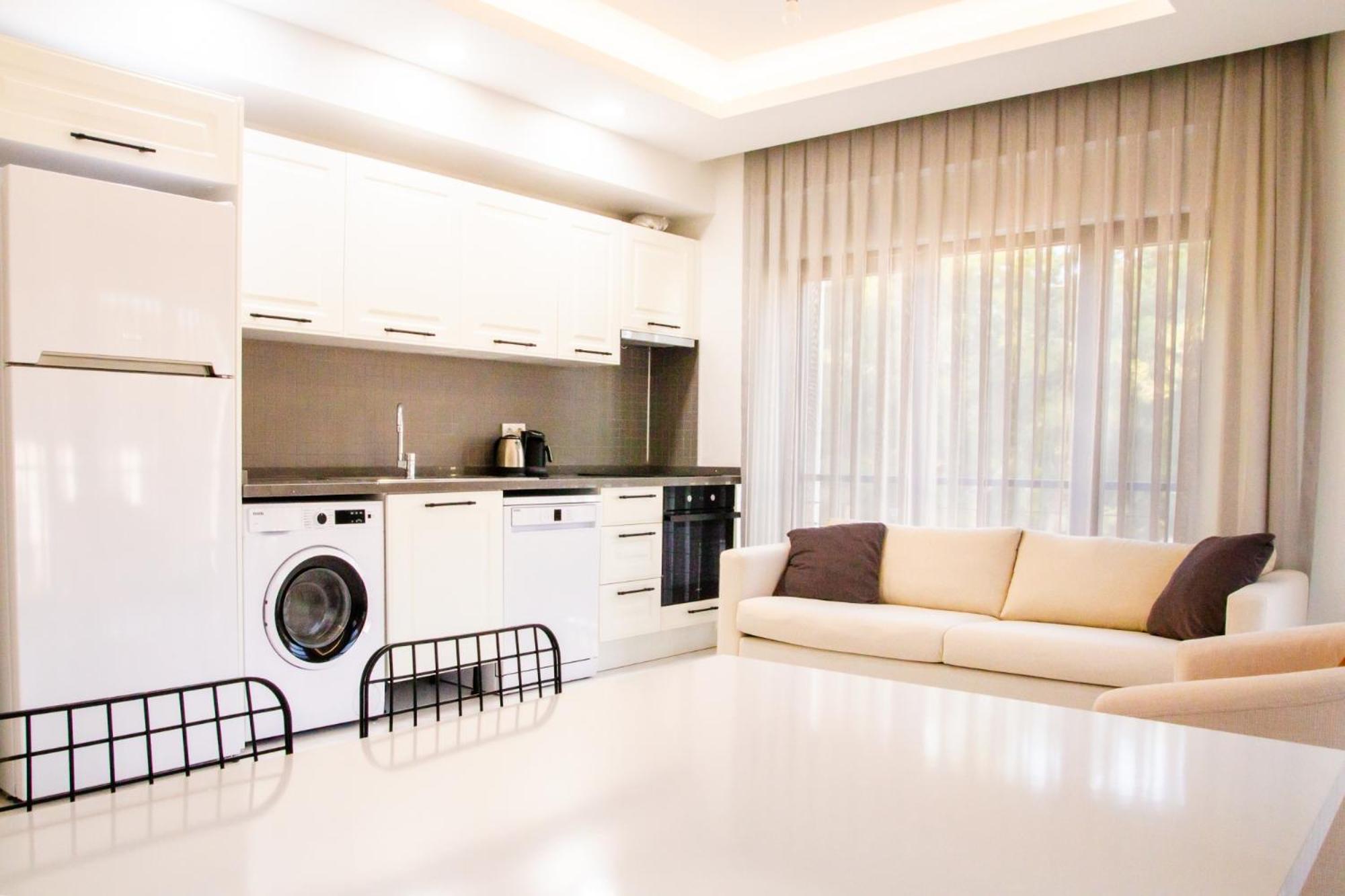 Cozy Flat w Garden 1 min to Beach in Milas