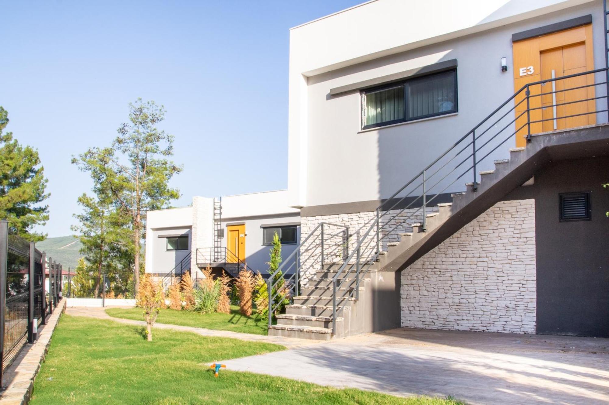 Hotel Cozy Flat w Garden 1 min to Beach in Milas - Image 1