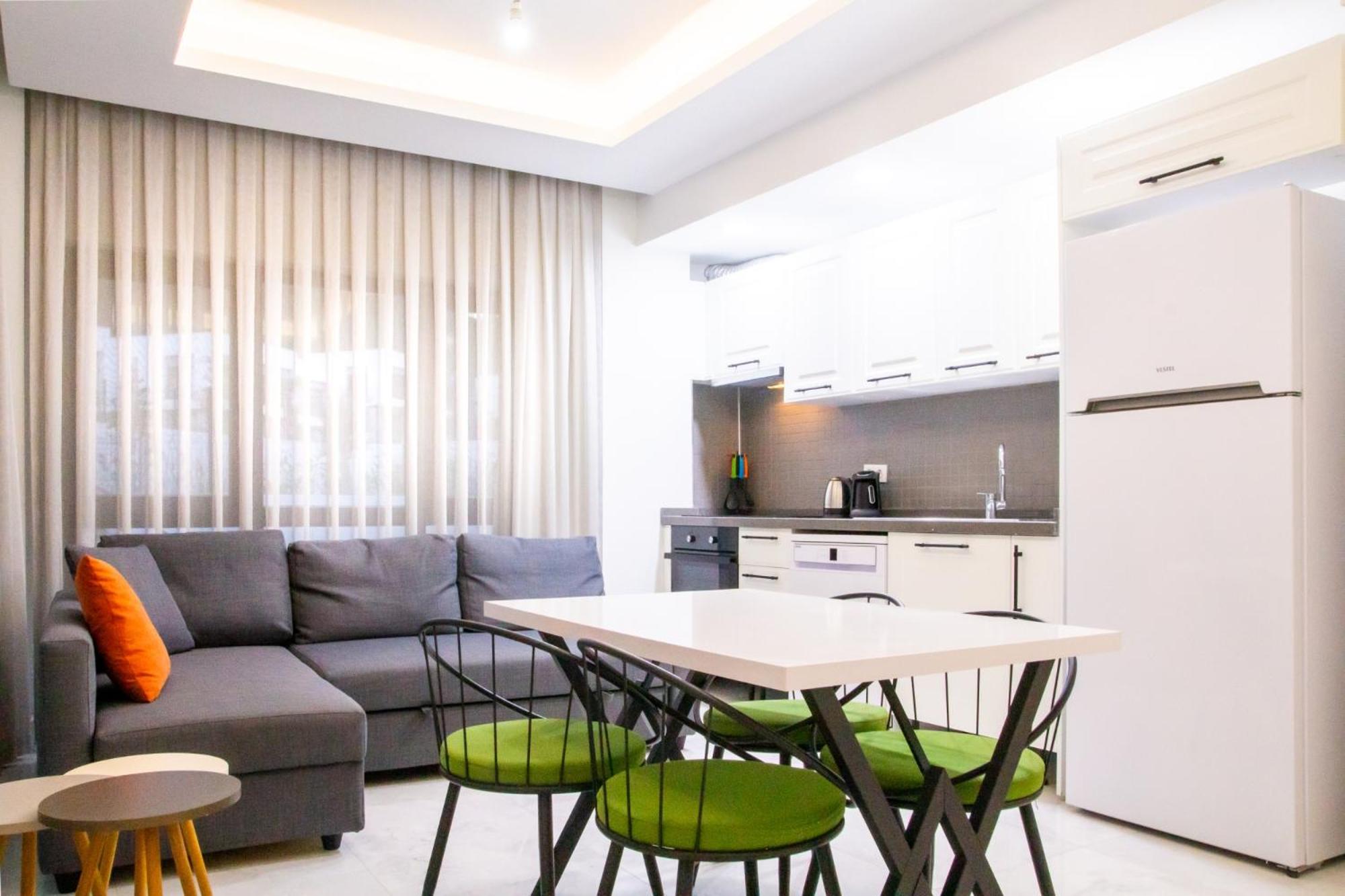 Flat w Spacious Garden 5 min to Beach in Milas