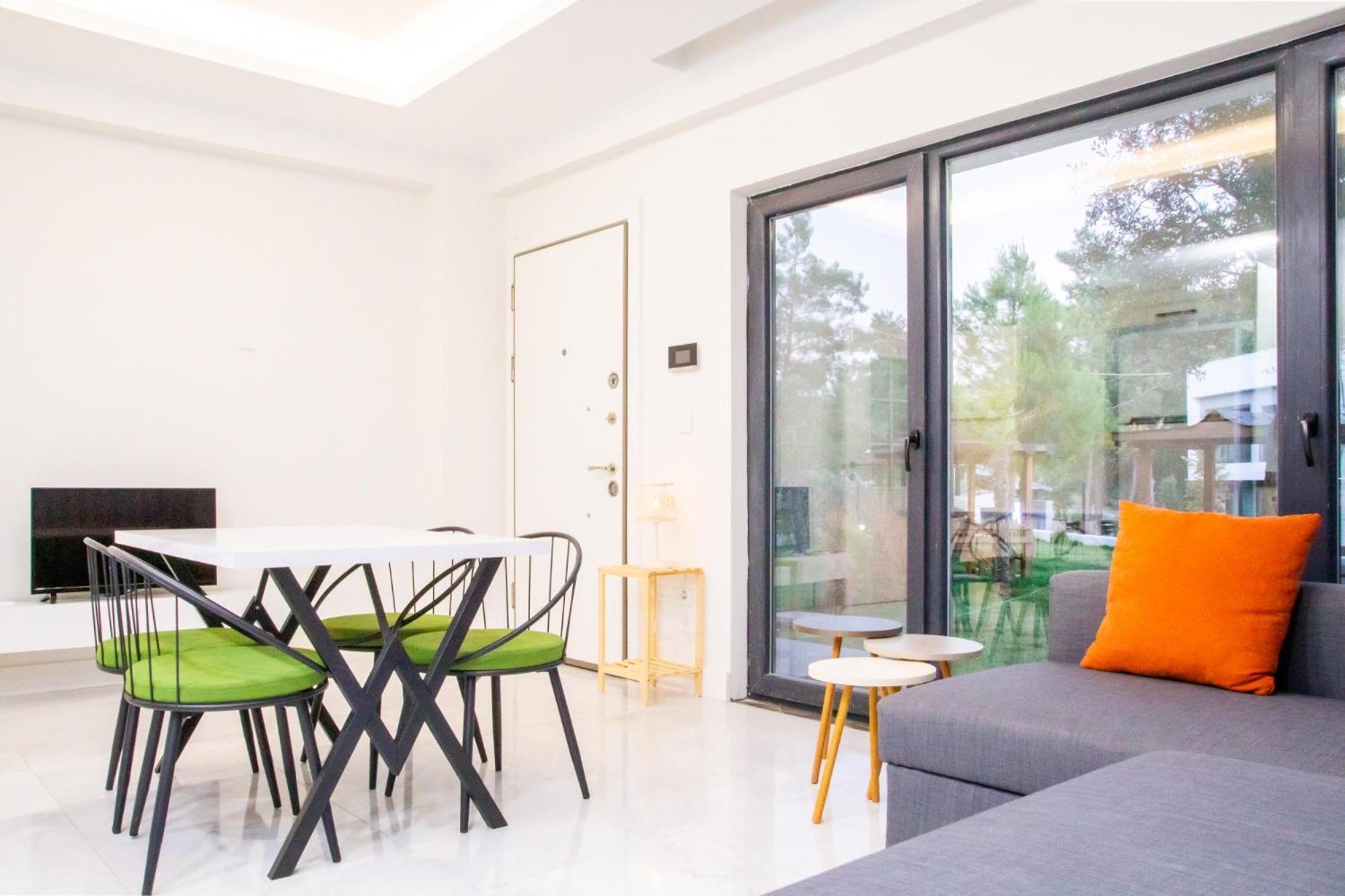 Flat w Spacious Garden 5 min to Beach in Milas