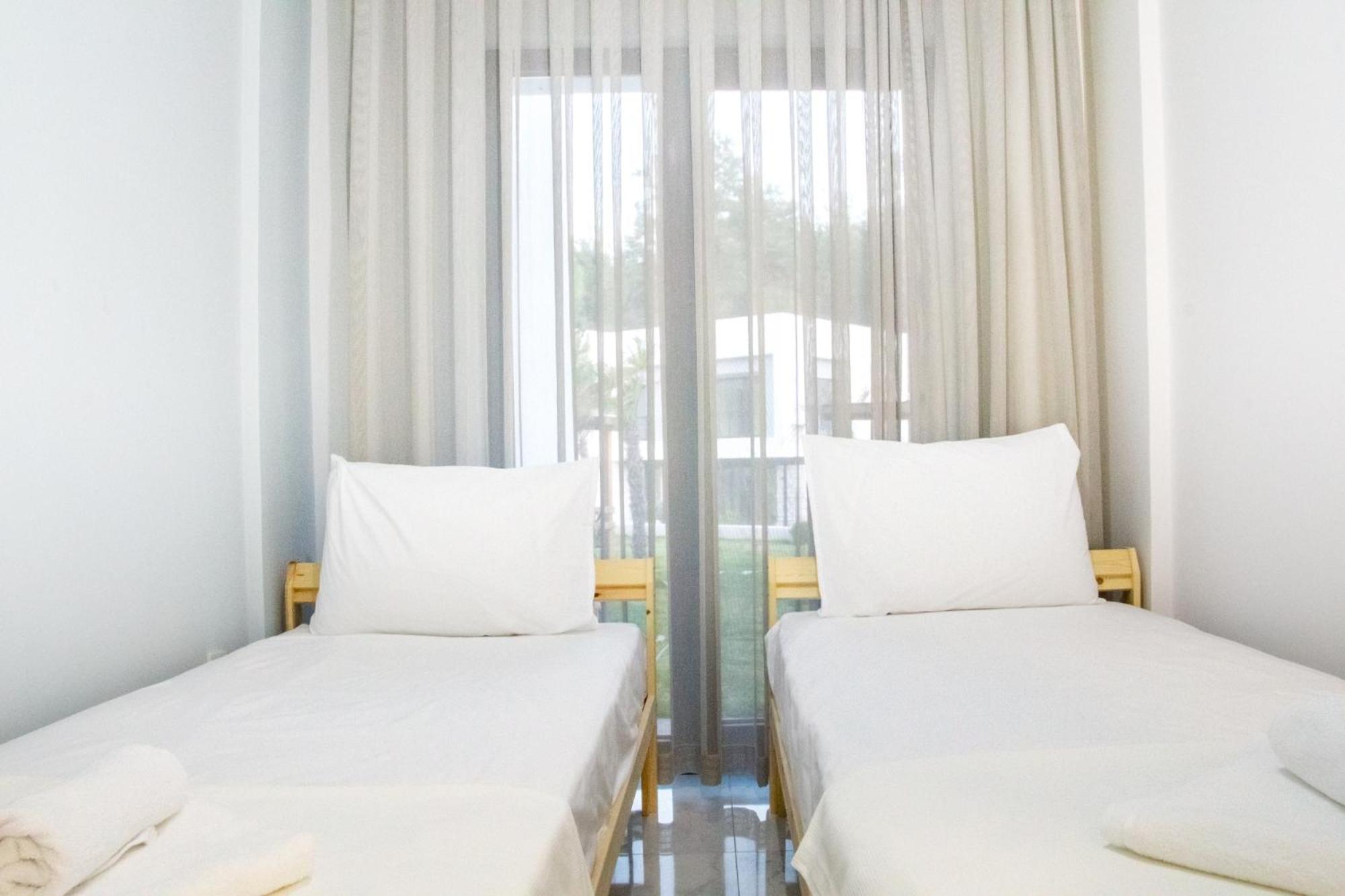 Flat w Spacious Garden 5 min to Beach in Milas
