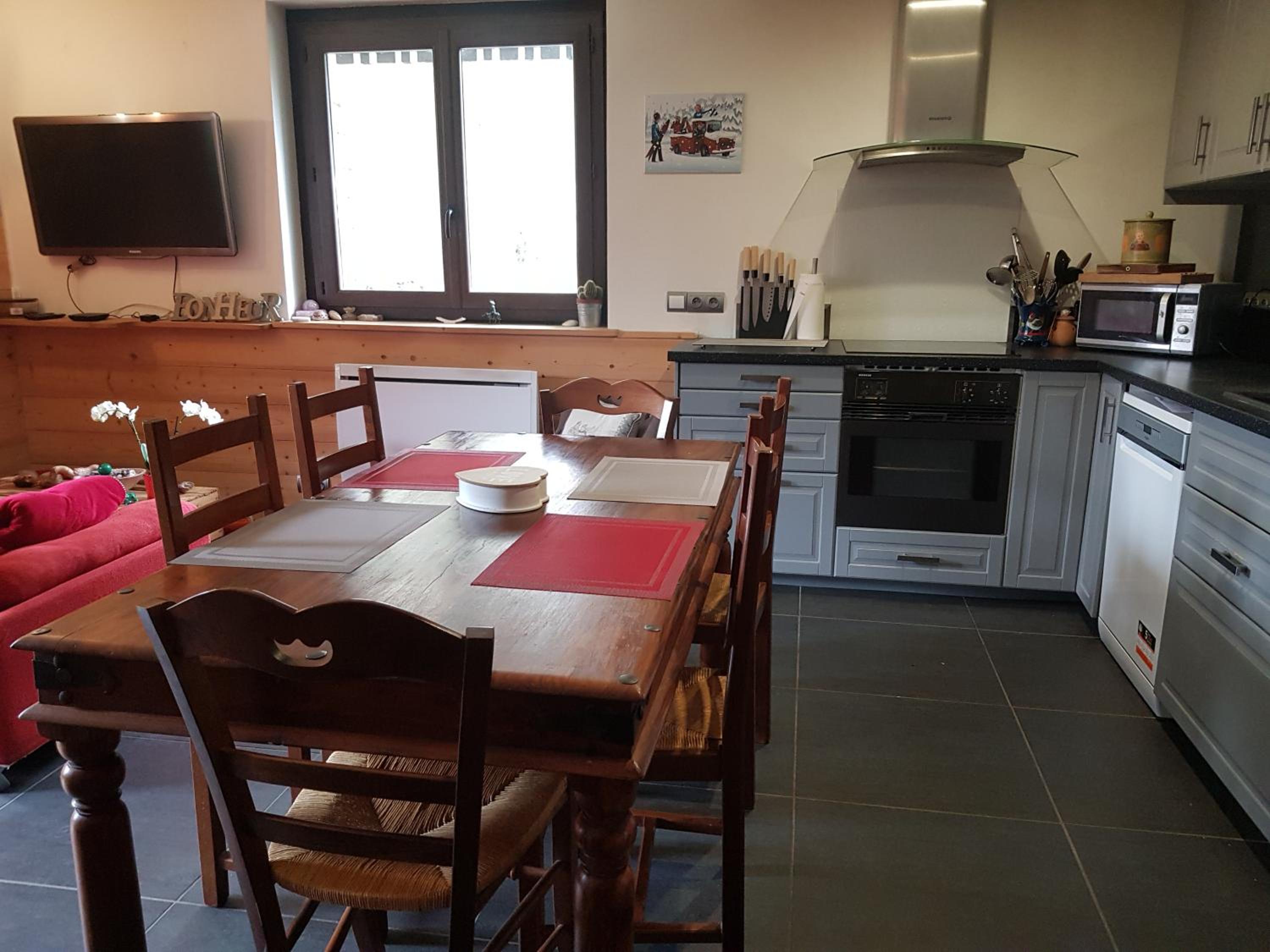 bel appartement , son jardin et le lac
