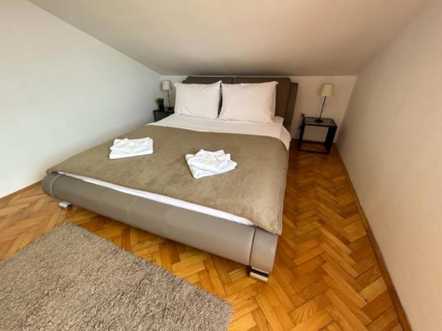 Apartments and Rooms Diana