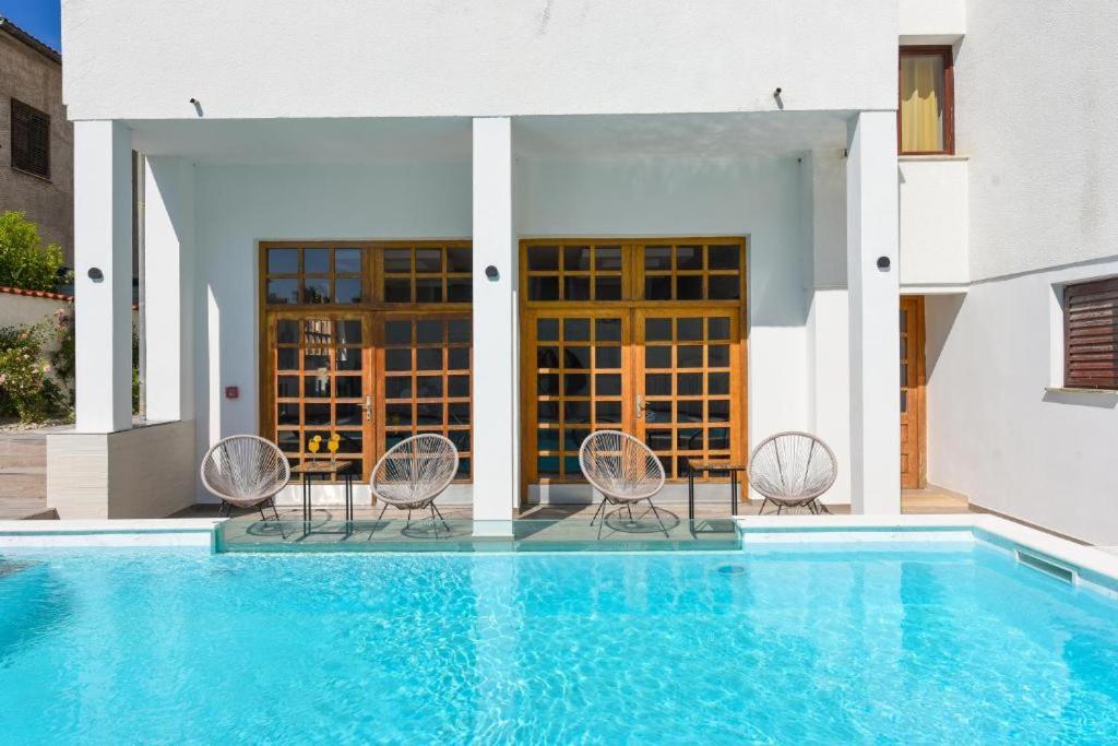 Apartments and Rooms Diana