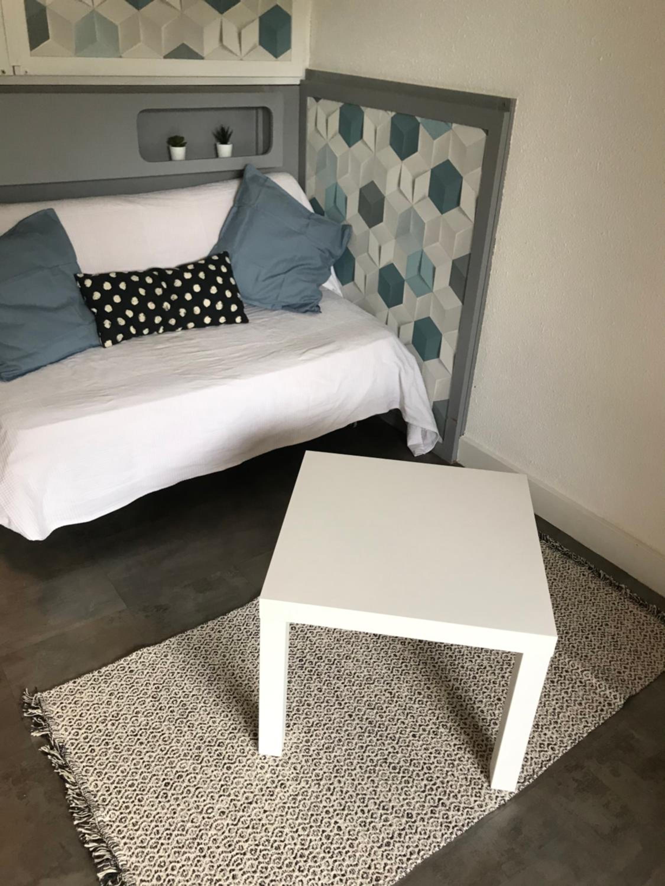 Hyeres Vacations - Studio climatise avec wifi au calme sur le port. - Property Image 24
