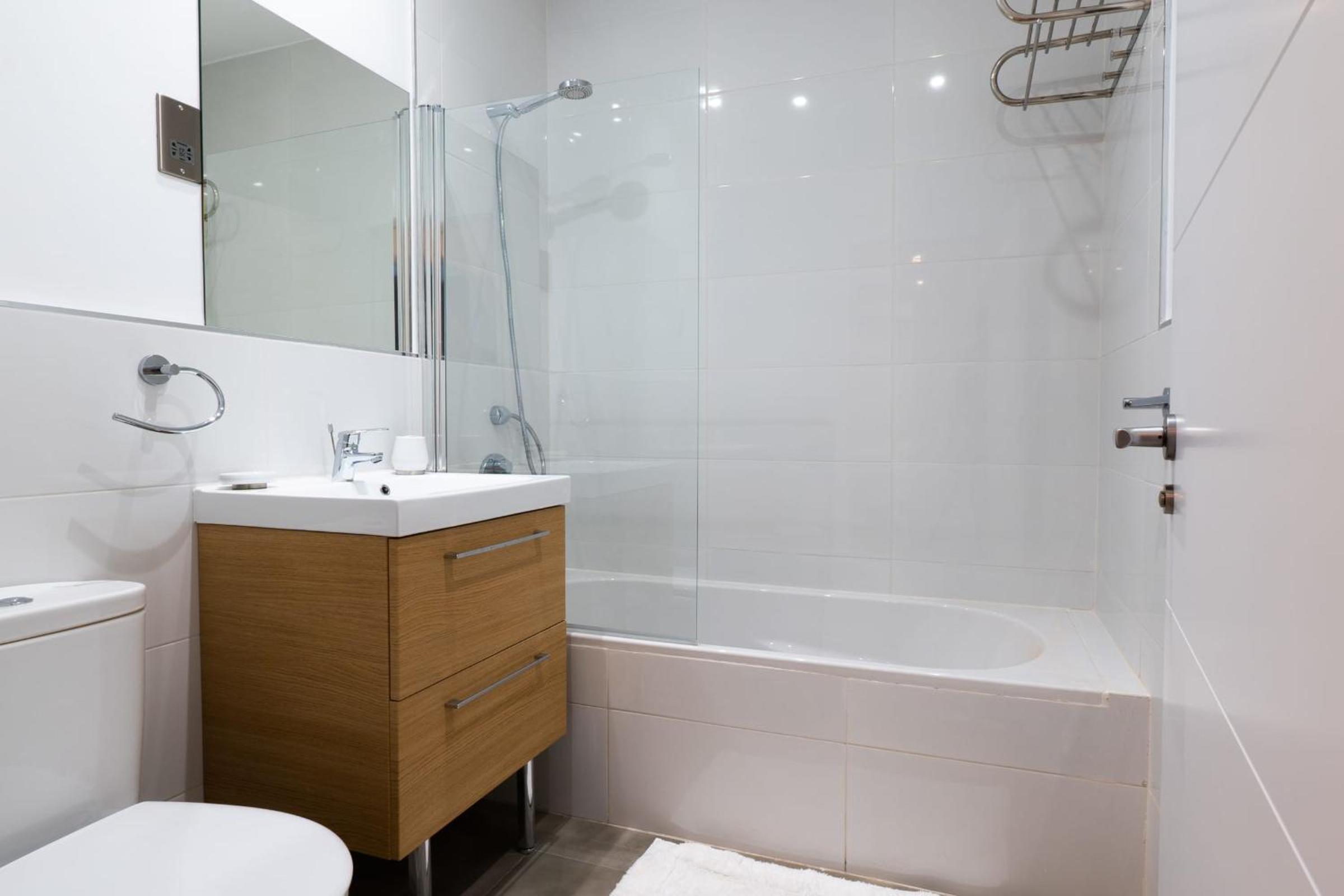 DOWNTOWN Suite-Hosted by Sweetstay