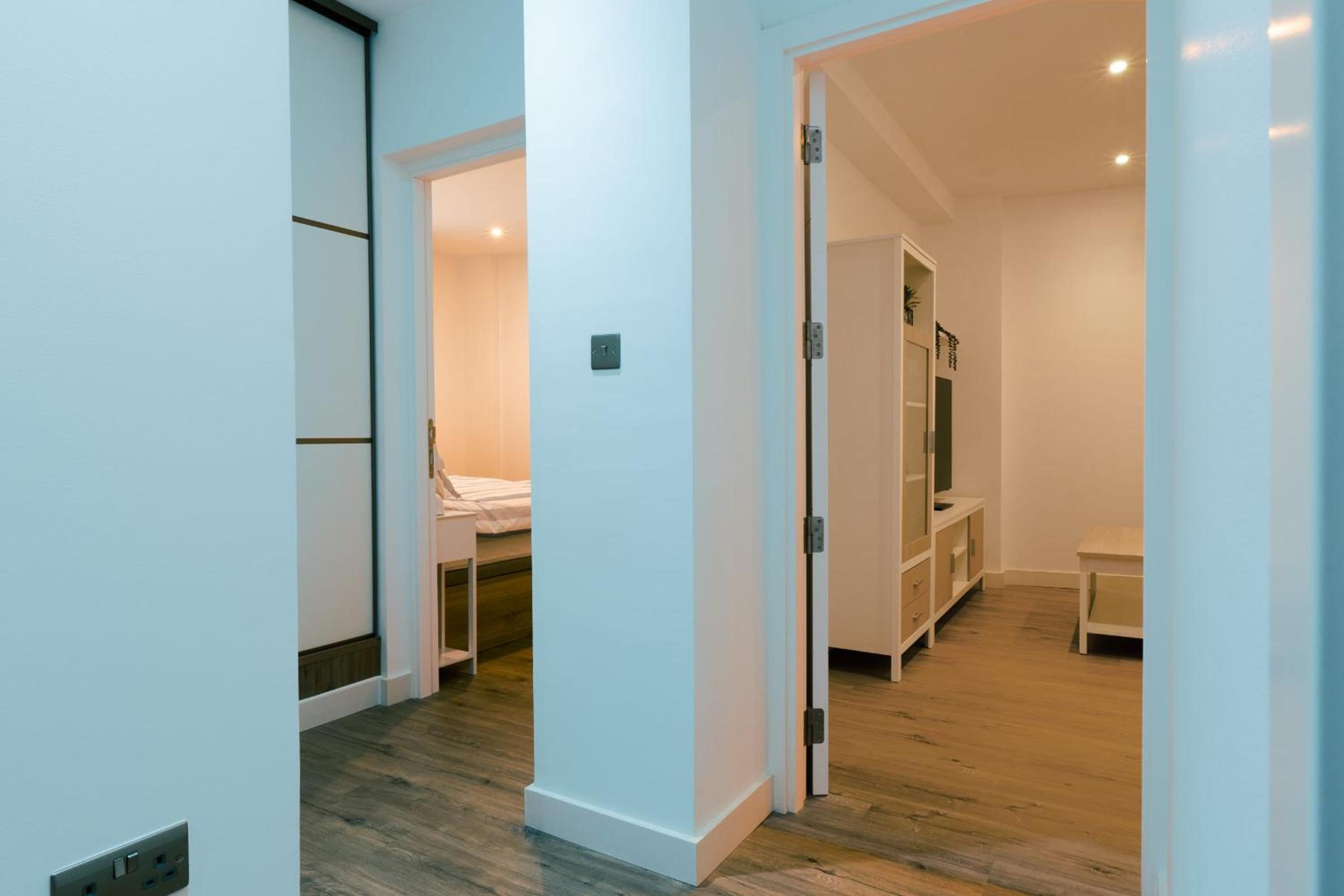 DOWNTOWN Suite-Hosted by Sweetstay