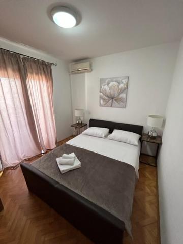 Apartments and Rooms Diana