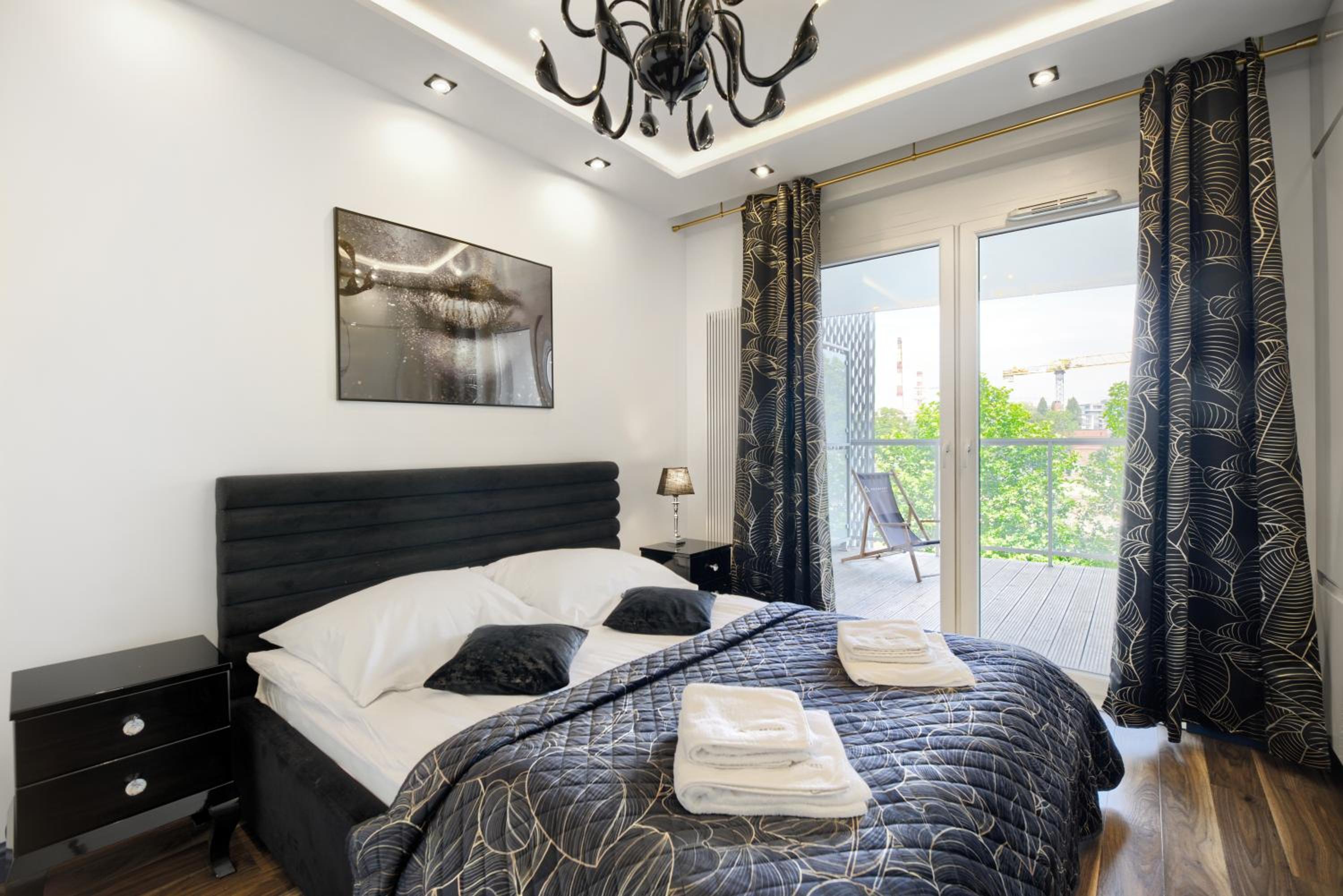 About Art Apartments