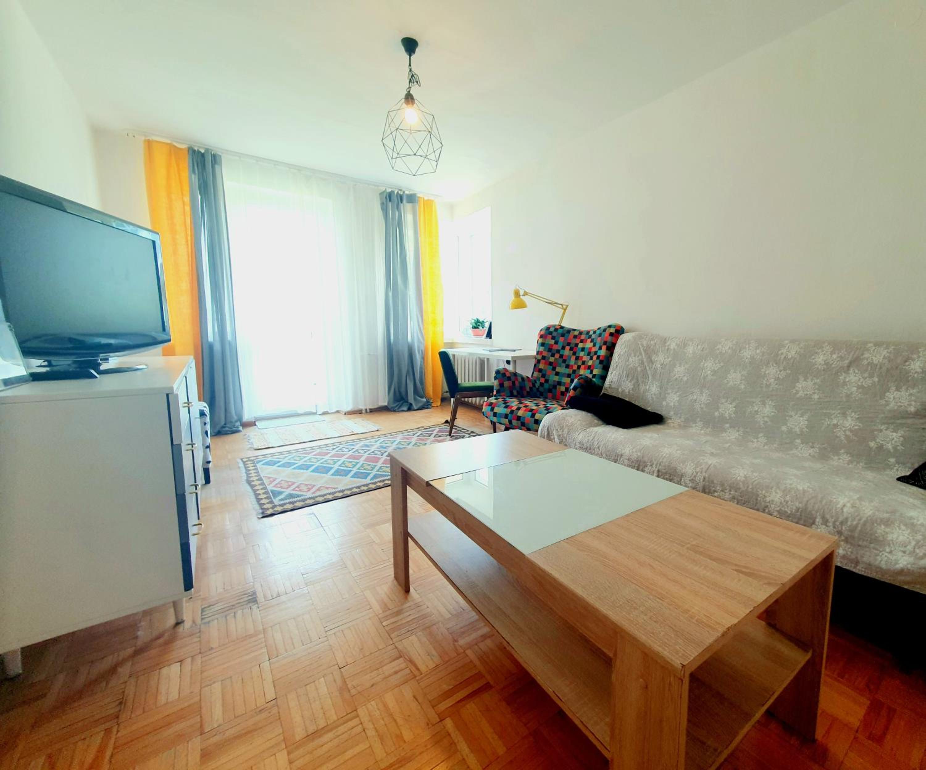Yellow Apartment oposite ZOO (5 minutes walk to the Old Town) view 2