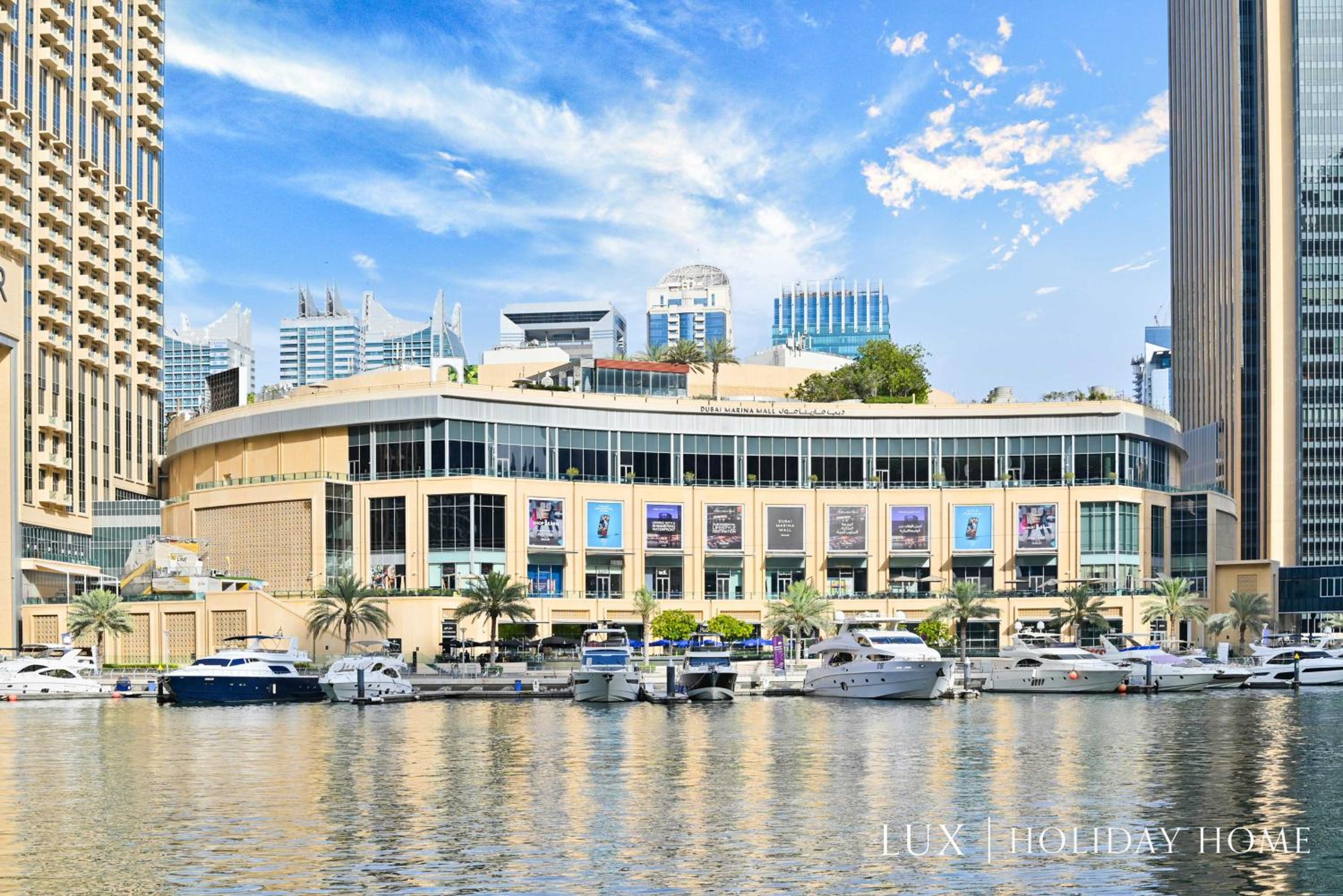 LUX The Cayan Superior Suite in The Dubai Marina