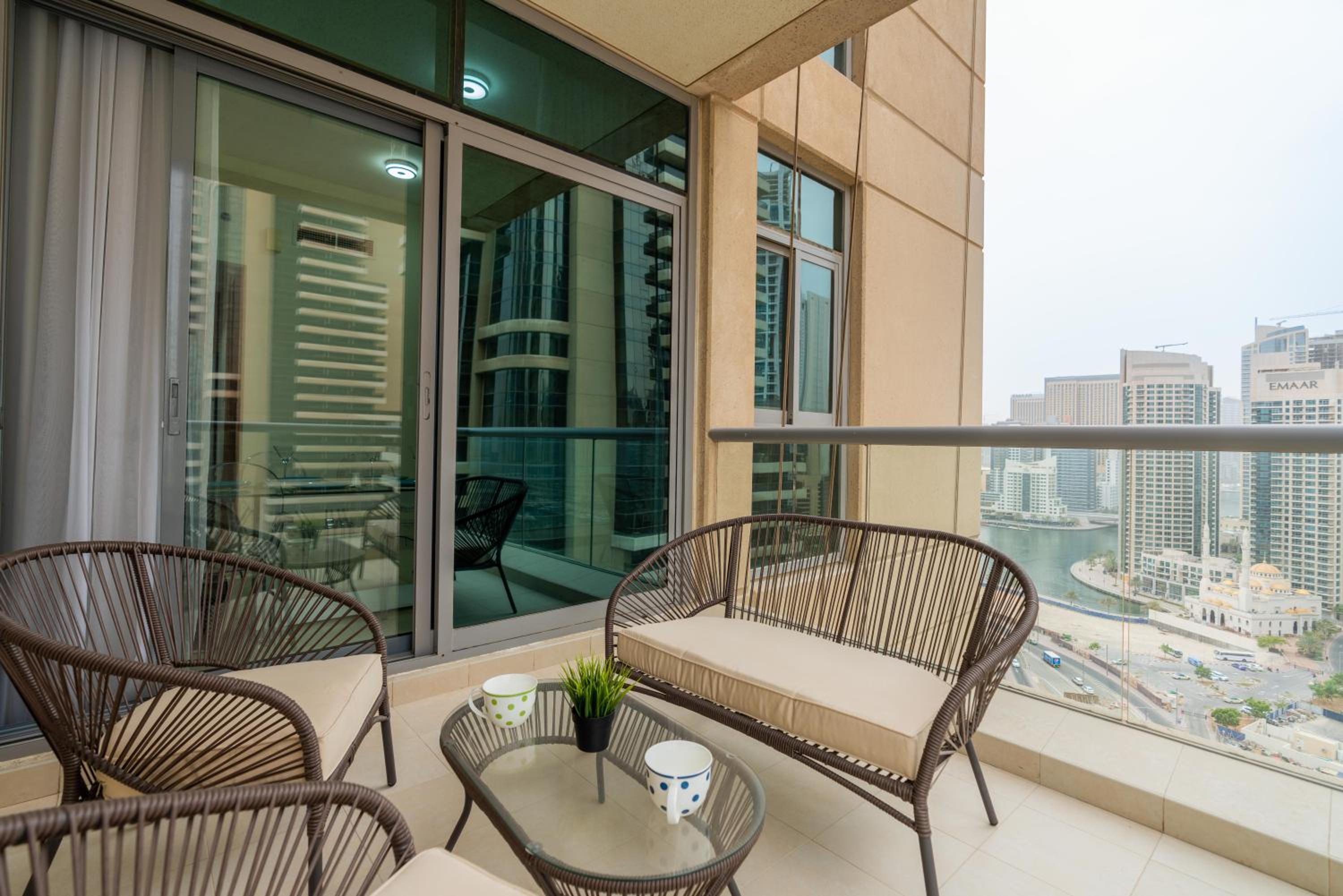 Vacay Lettings - 2BHK with Dubai Marina & Giant Wheel Views