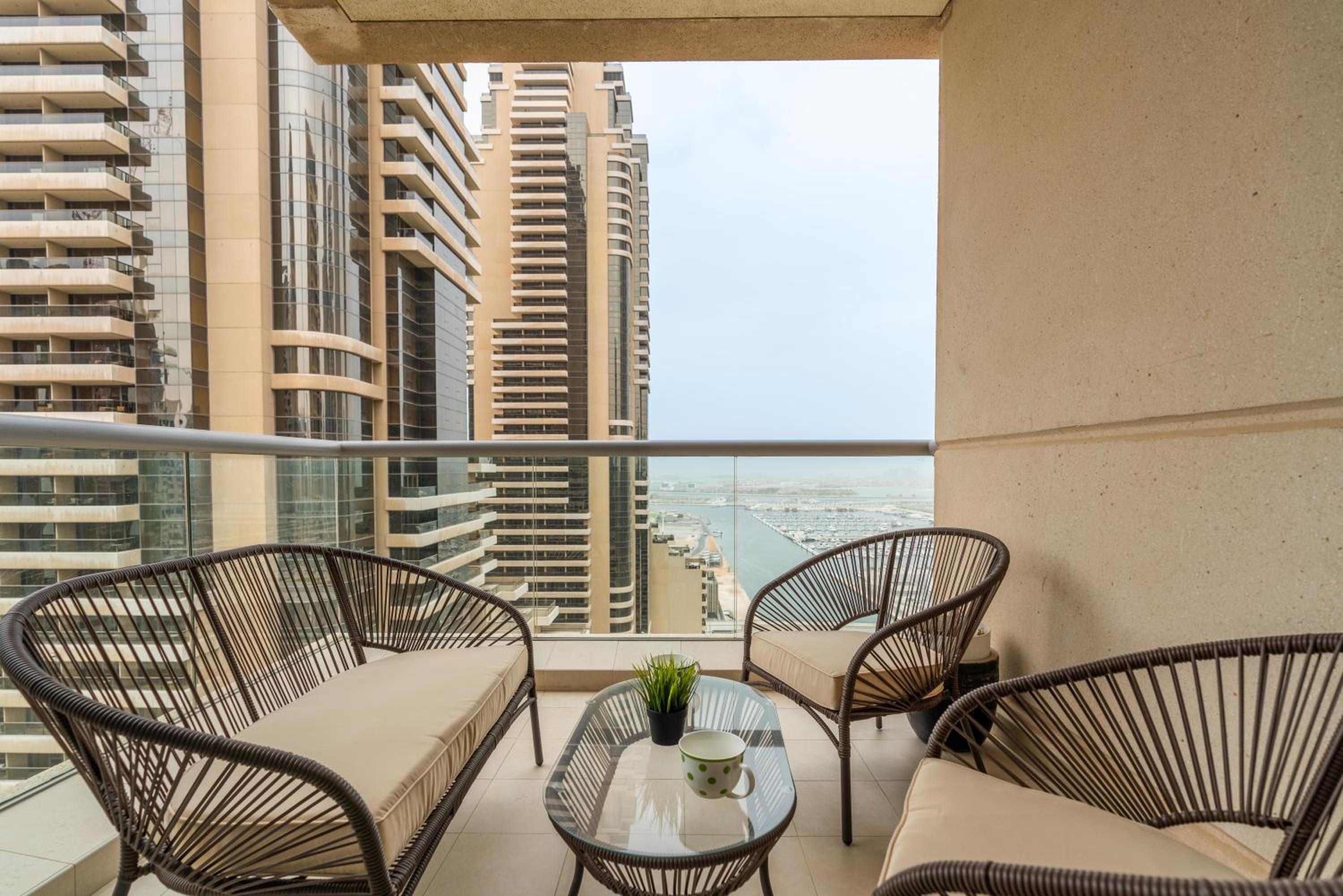 Vacay Lettings - 2BHK with Dubai Marina & Giant Wheel Views
