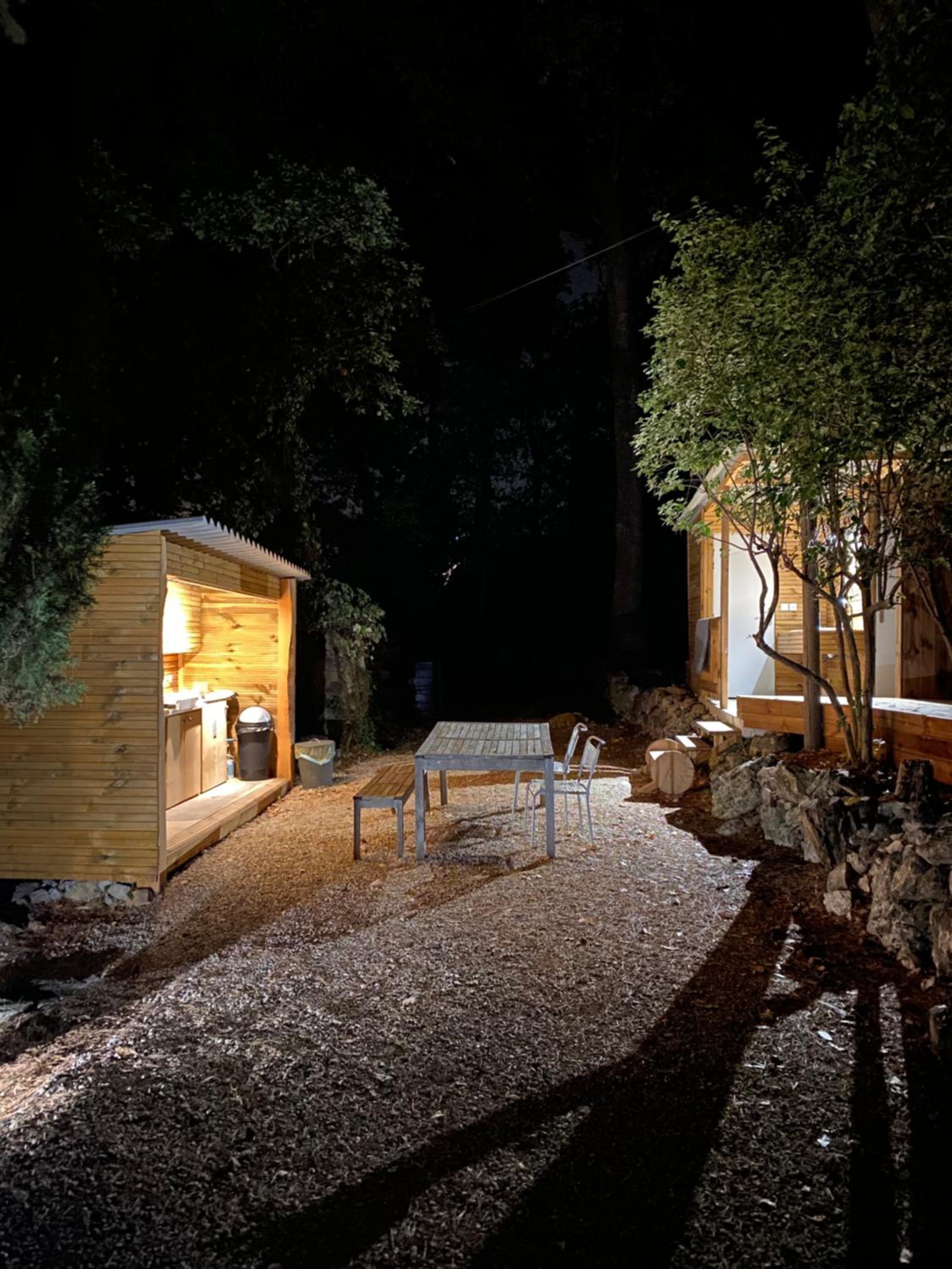 Les roulottes de Bayama - logement insolite avec jacuzzi view 4