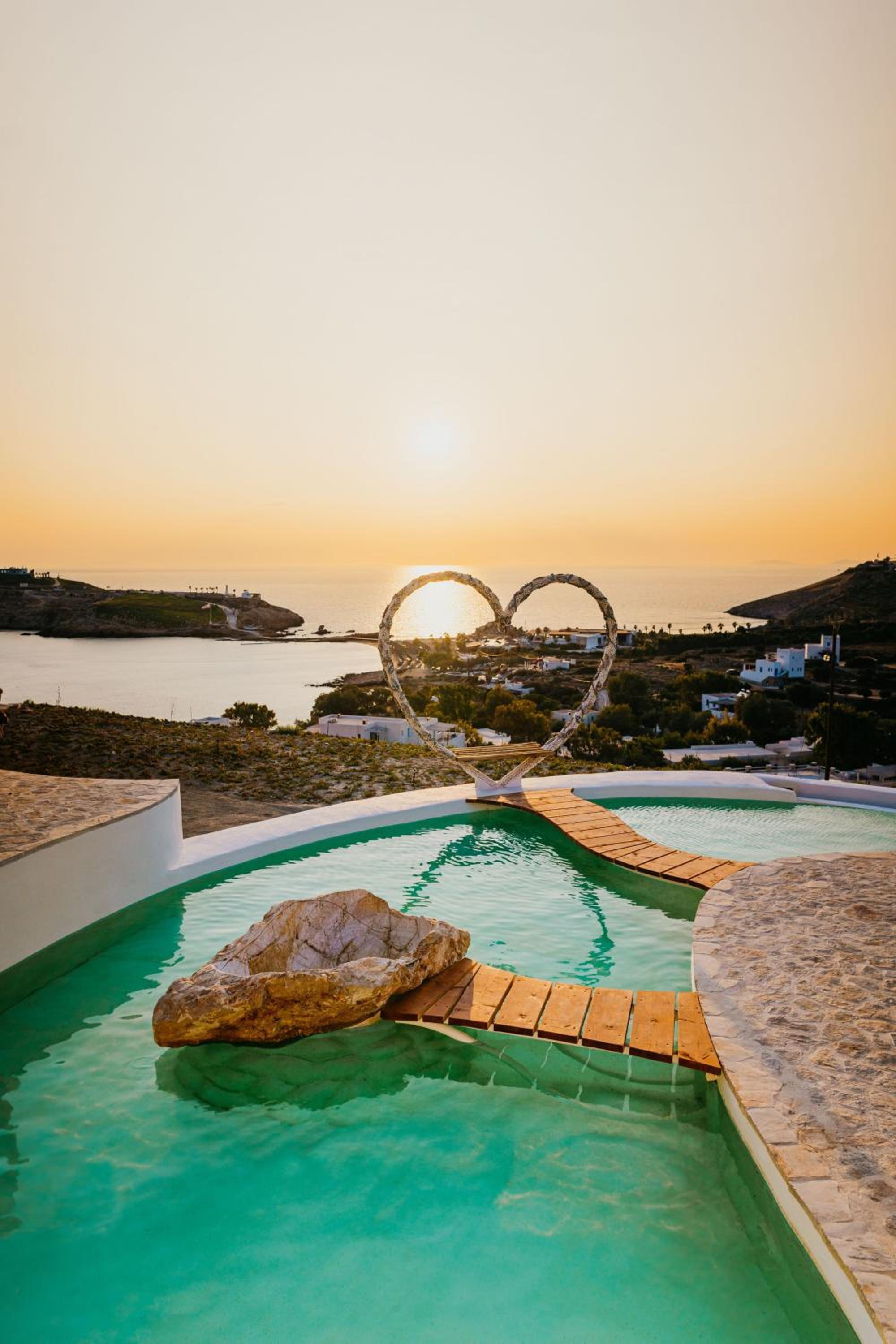 Agalia Luxury Suites 4