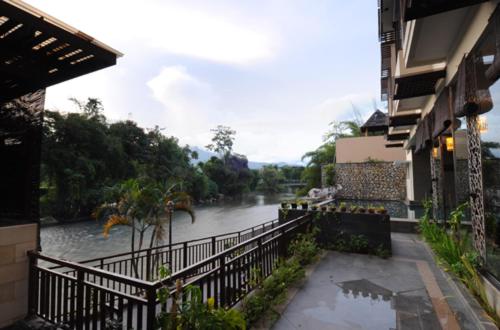 Balcony & Terrace