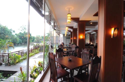 Food & Beverage