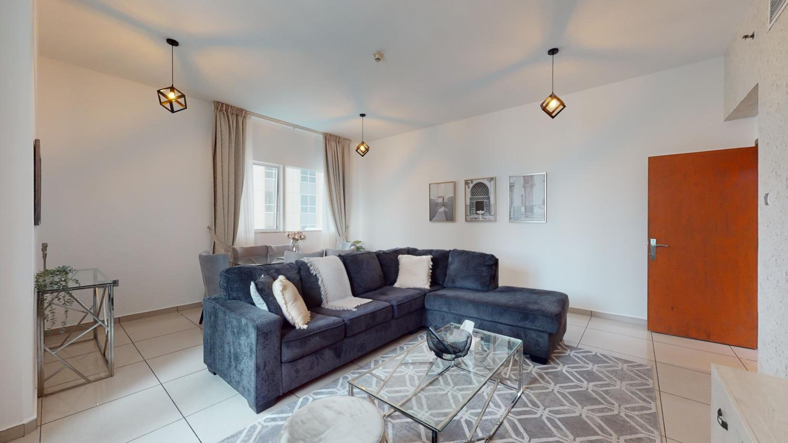 MP12 - Luxurious 2BR in Marina Pinnacle Tower