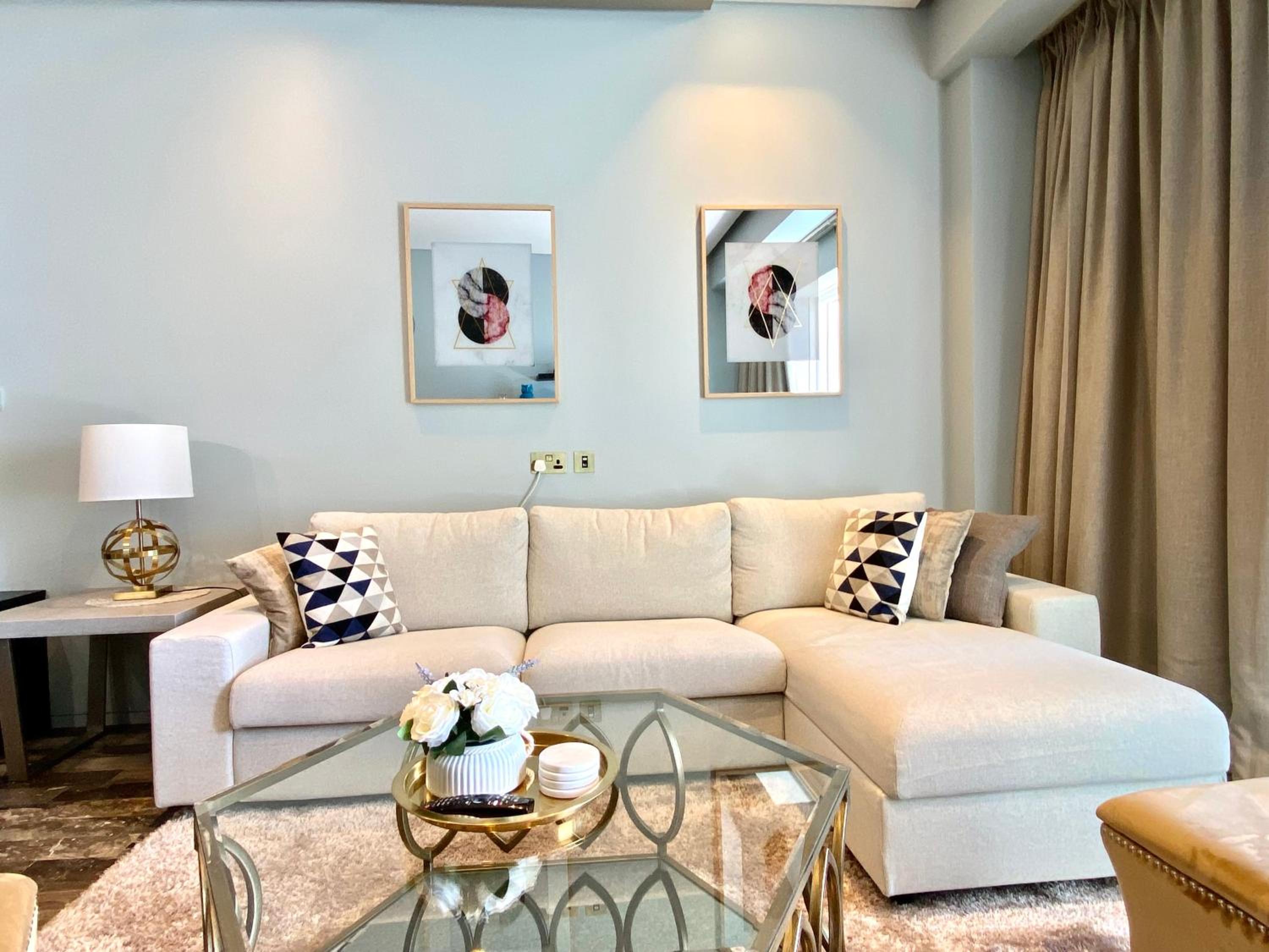 DH58 - High end 1BR, Palm views in Damac Heights tower