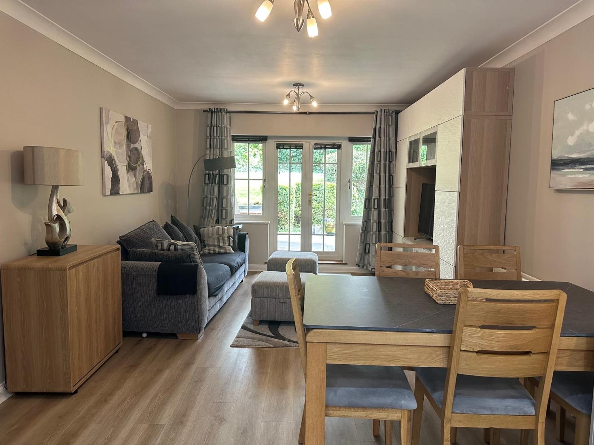 Basingstoke Vacations - The Garden Suite - Property Image 14