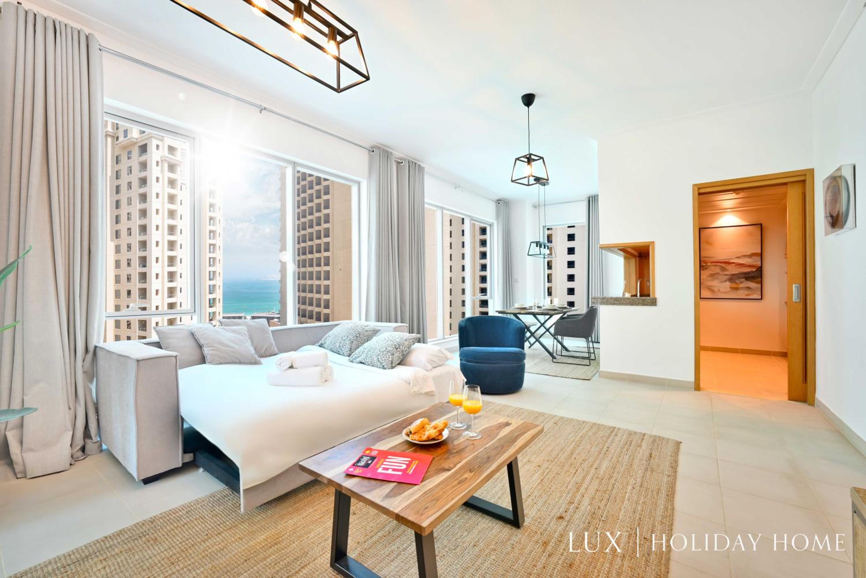 LUX Marina Promenade 1 BR Prime location Apt