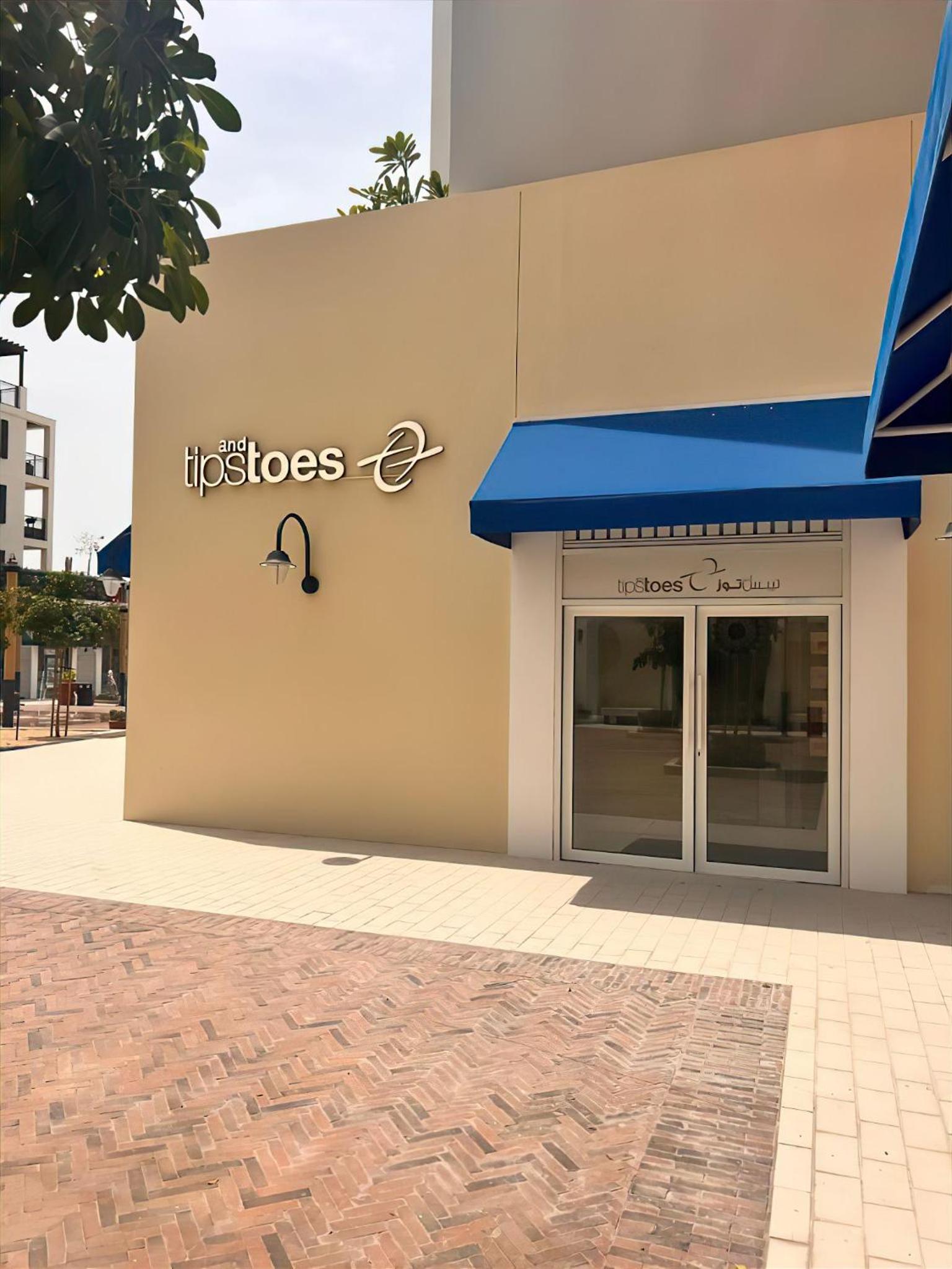 LC22 - Elegant 1BR with beach access in La Cote Building