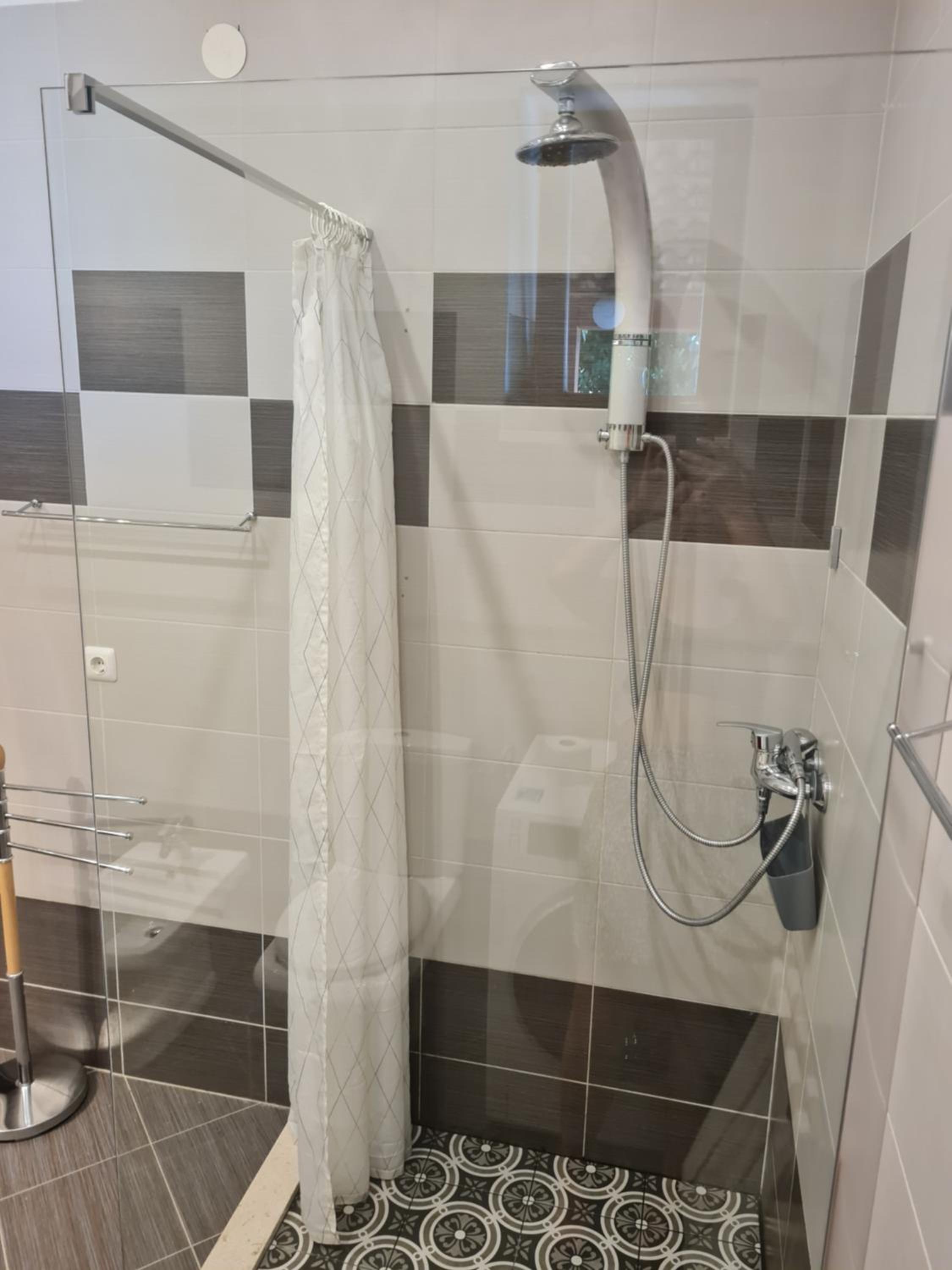 Quiet apartment in a private house - close to center, parking, pet friendly
