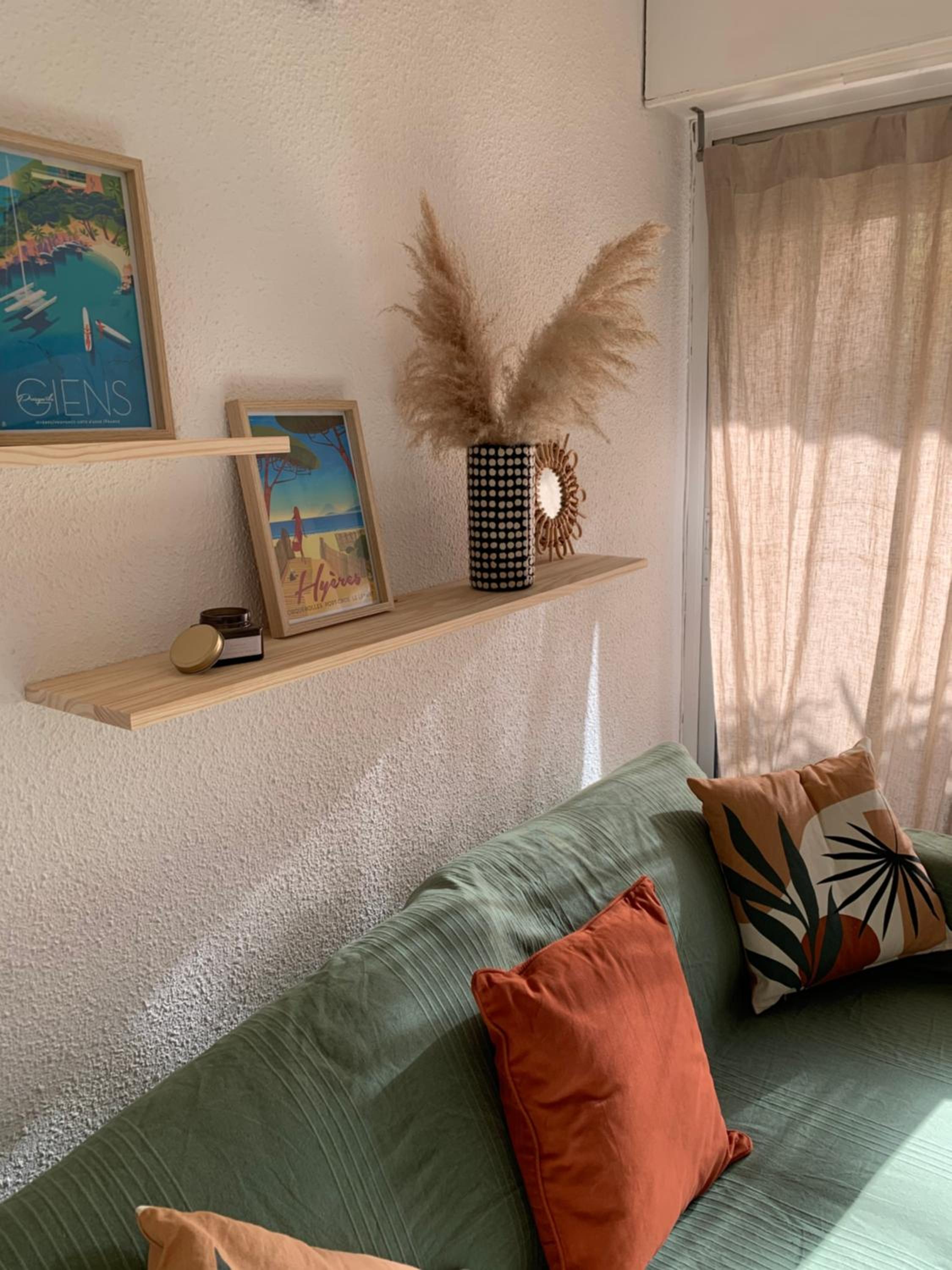 Hyeres Vacations - Studio climatise avec wifi au calme sur le port. - Property Image 25