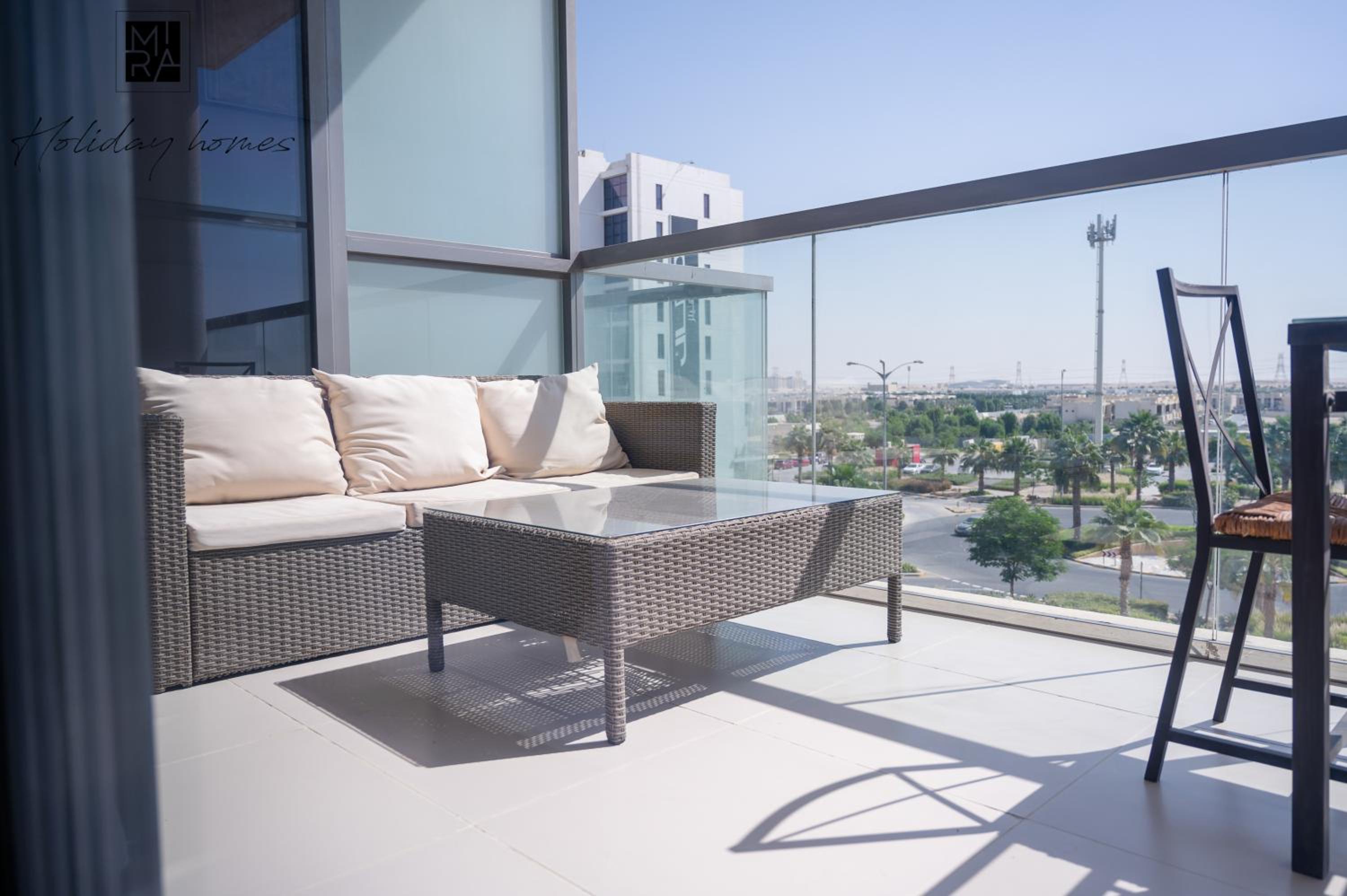 Mira Holiday Homes - Spacious Studio with Balcony - Free Wifi