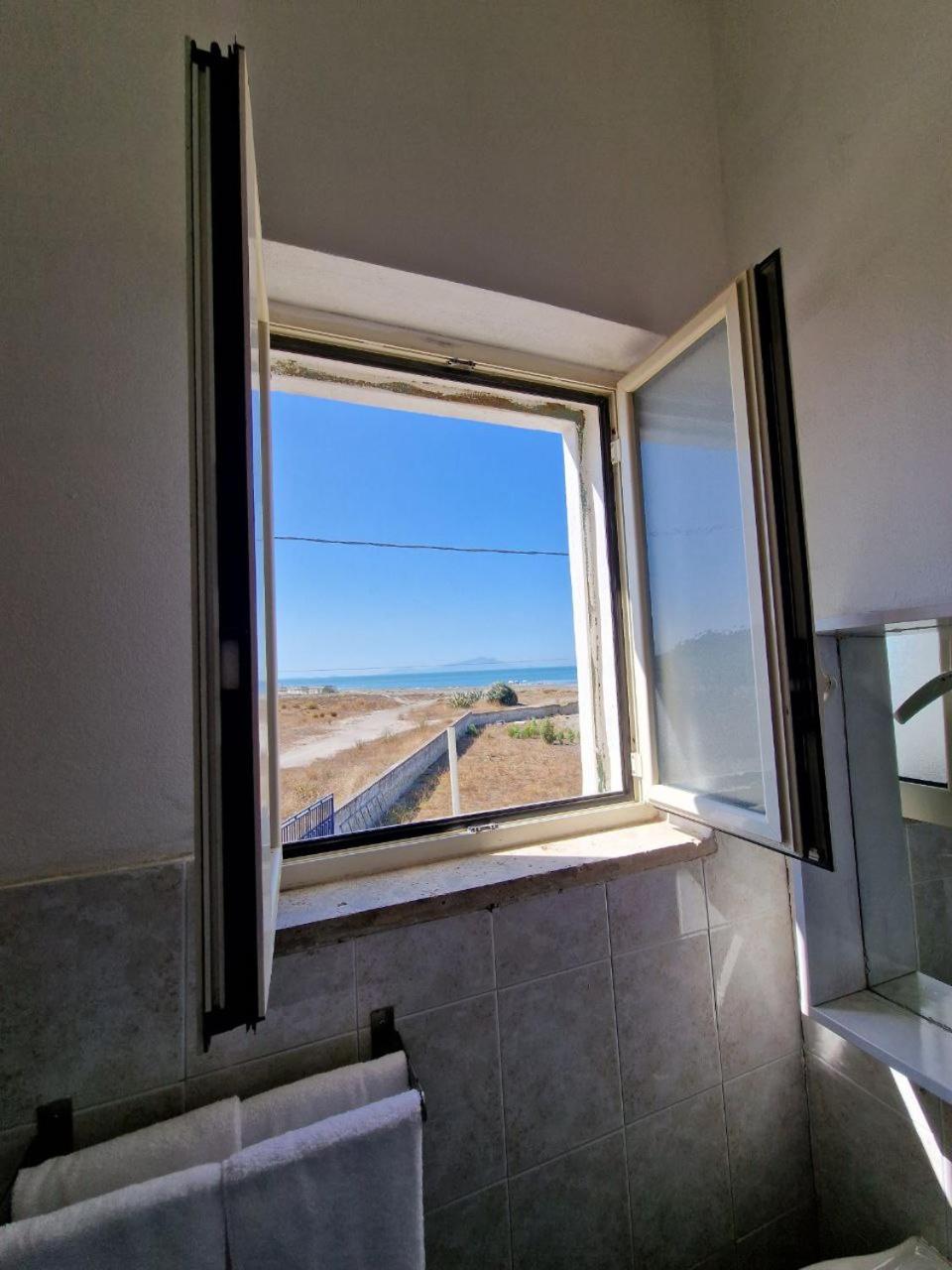 Beach Suites - by Lido Scalzone