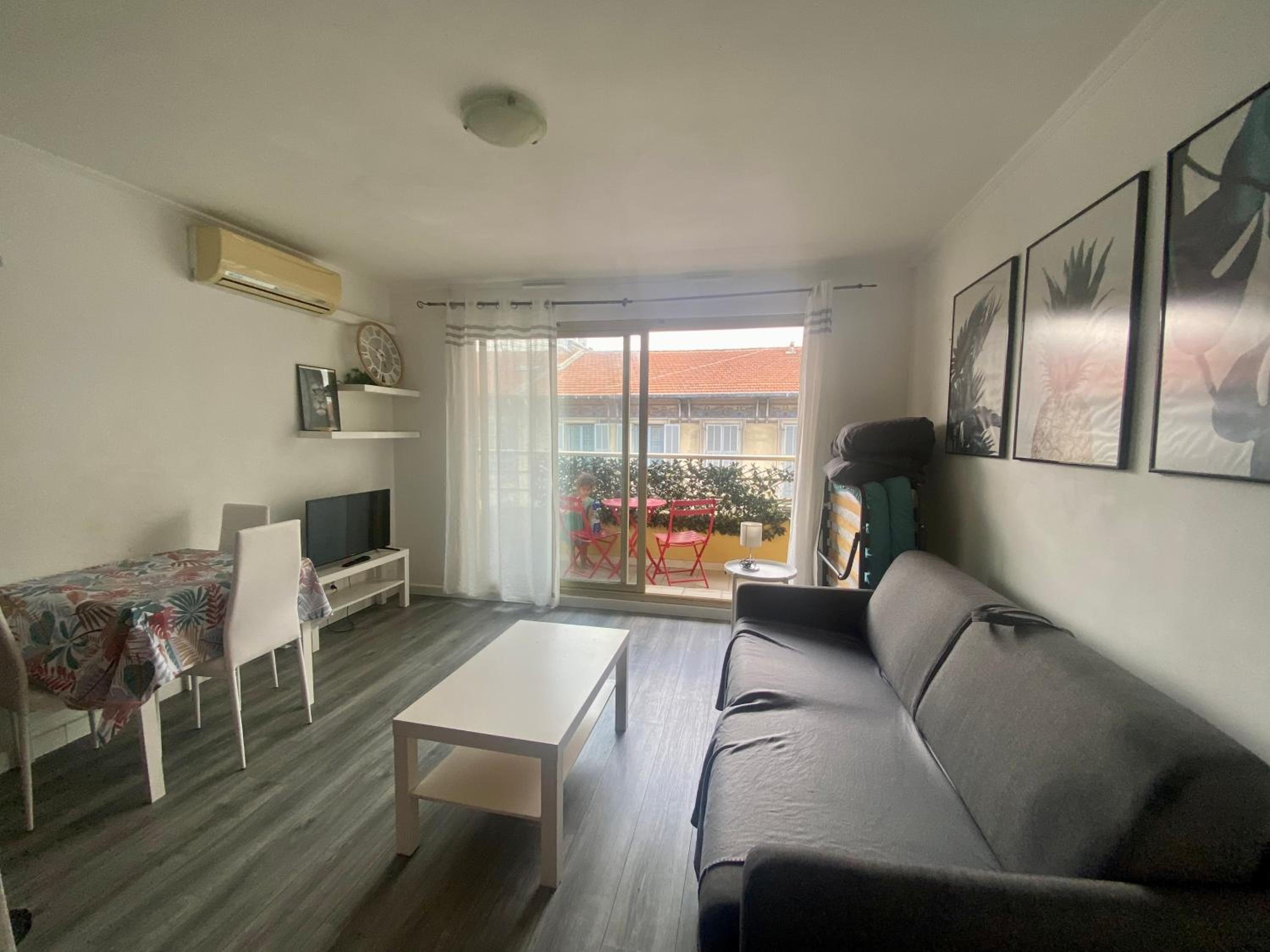 Studio Nice Centre garibaldi port plage view 2