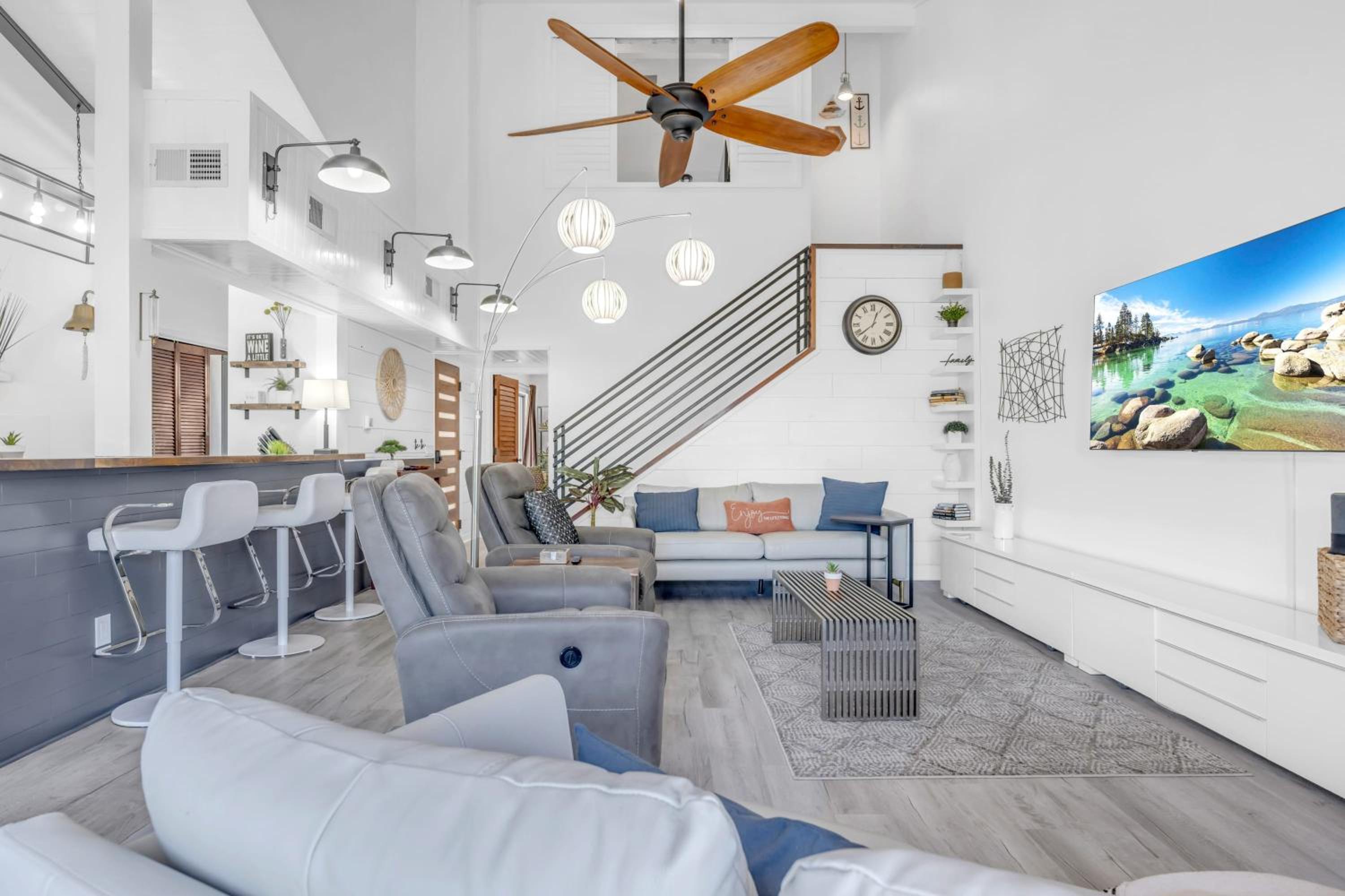 Chic Townhouse on Lake LBJ with Wet Boat Slip