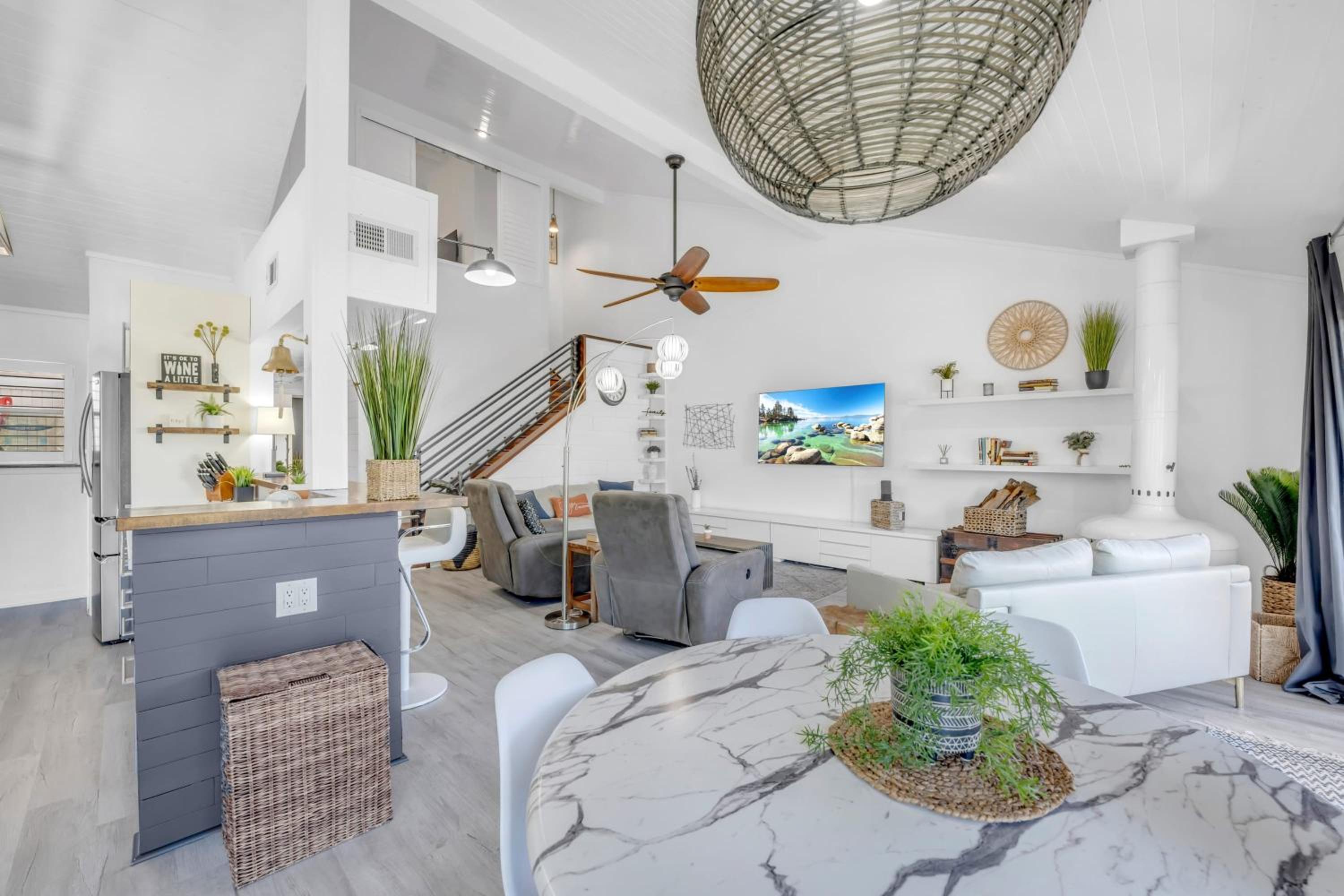 Chic Townhouse on Lake LBJ with Wet Boat Slip