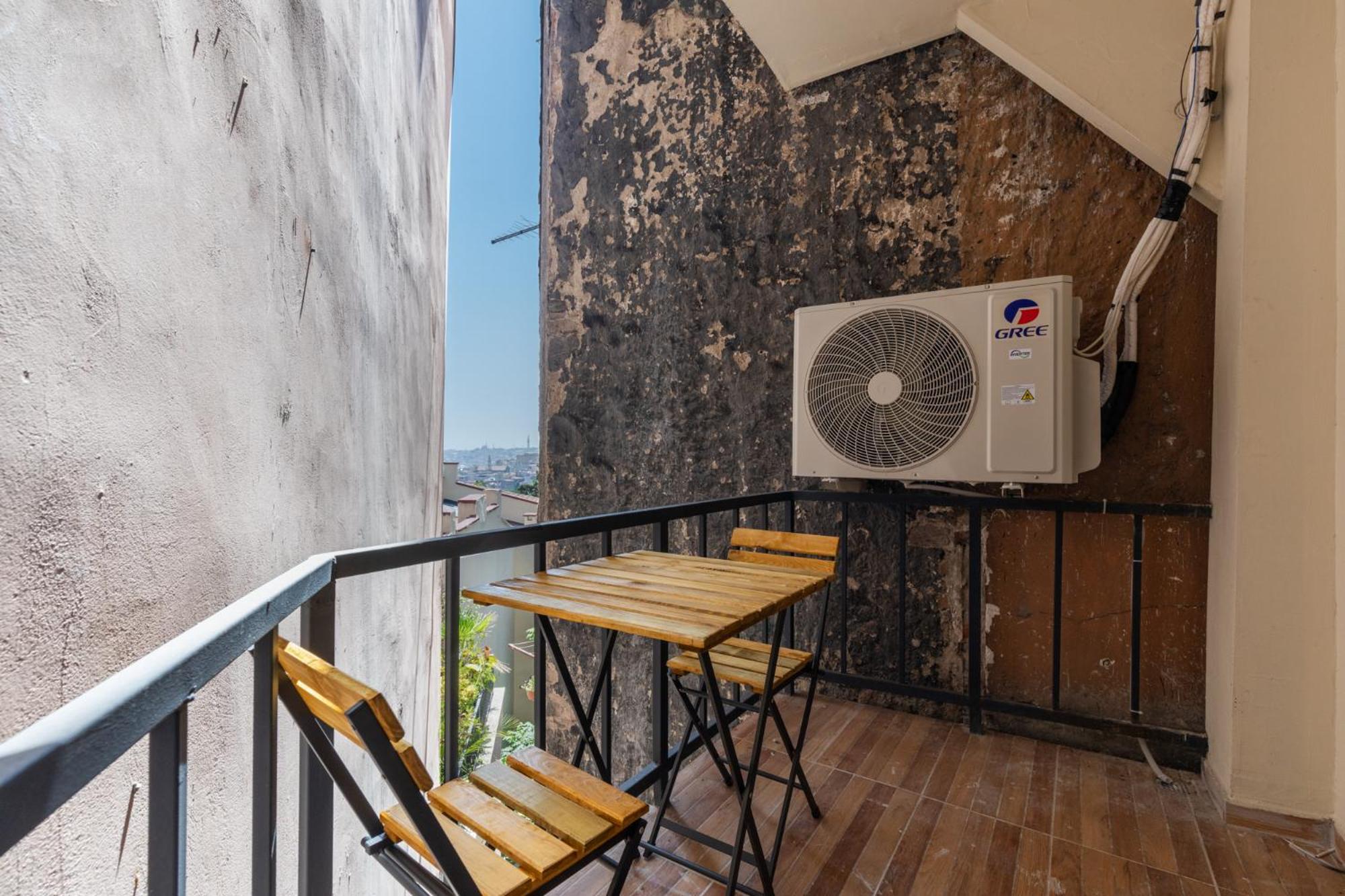 balcony